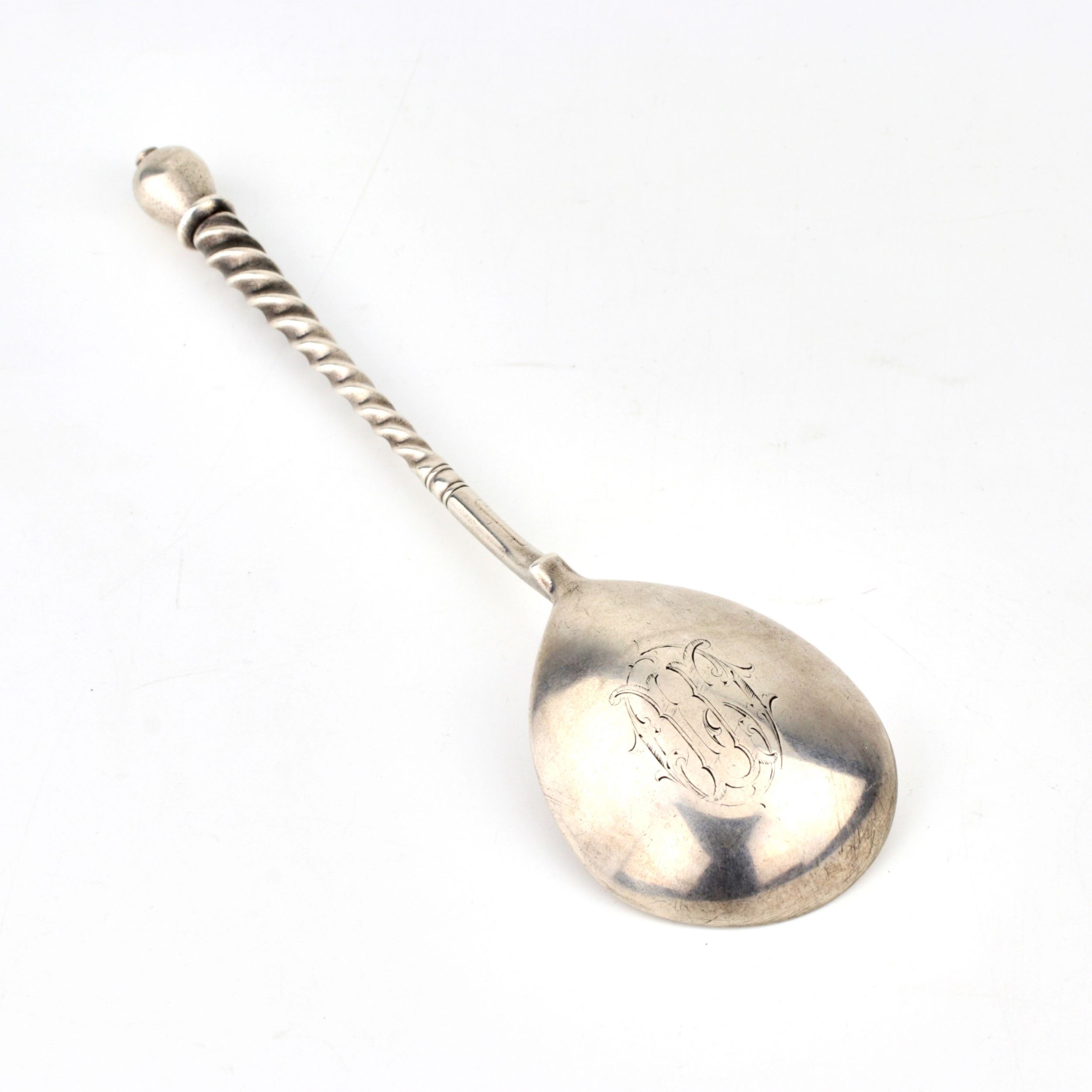 Cuillère à confiture en argent russe. 