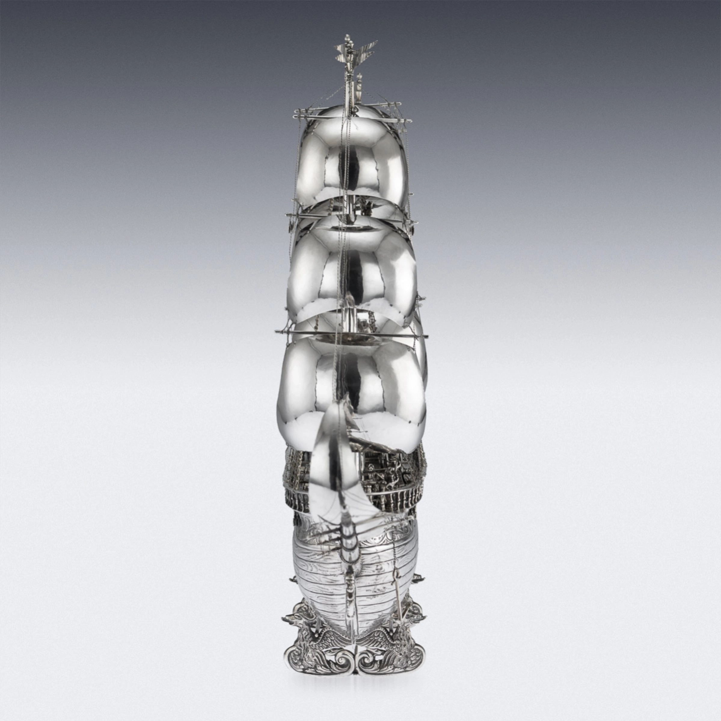 Maquette en argent dun navire du XVe-XVIe siècle 