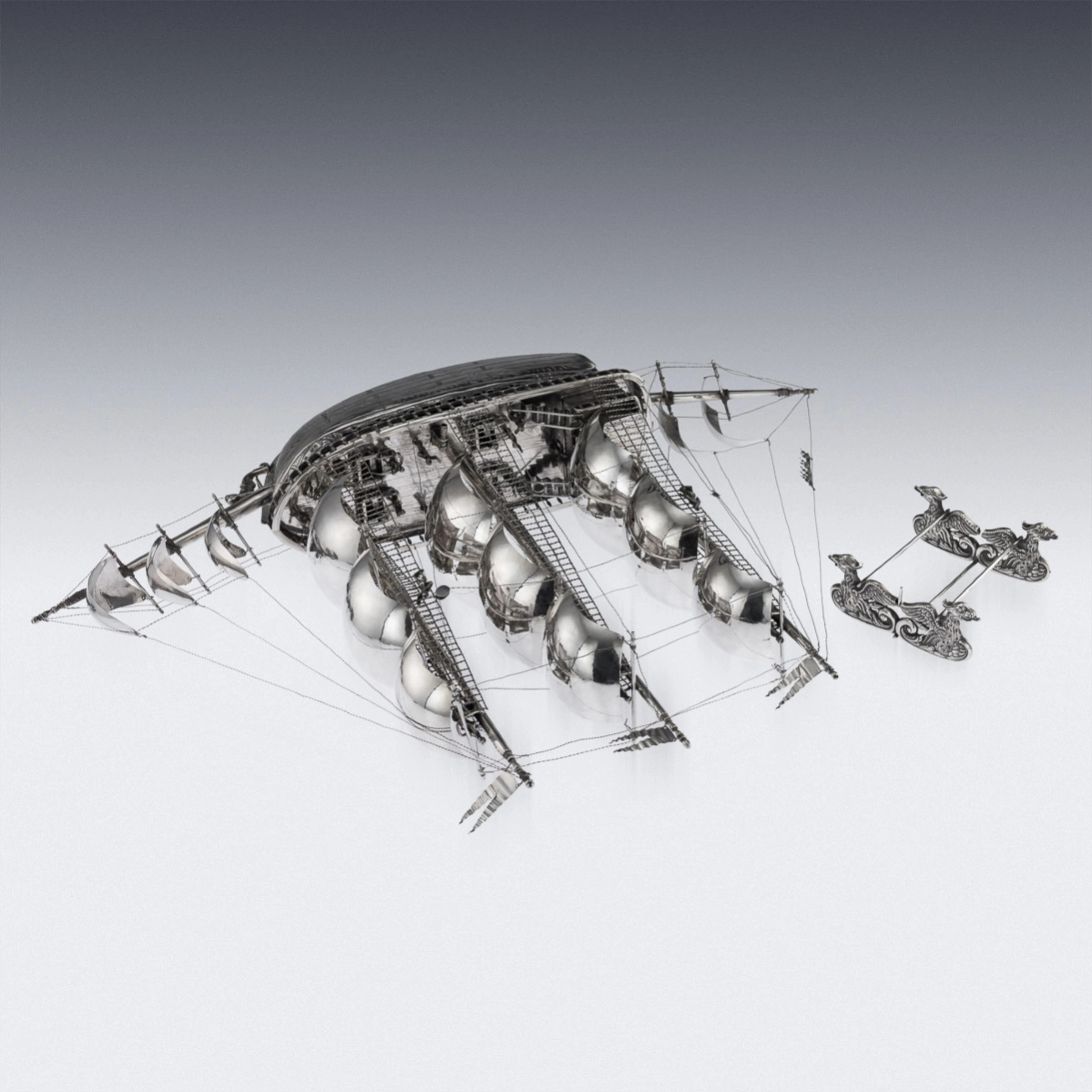 Maquette en argent dun navire du XVe-XVIe siècle 