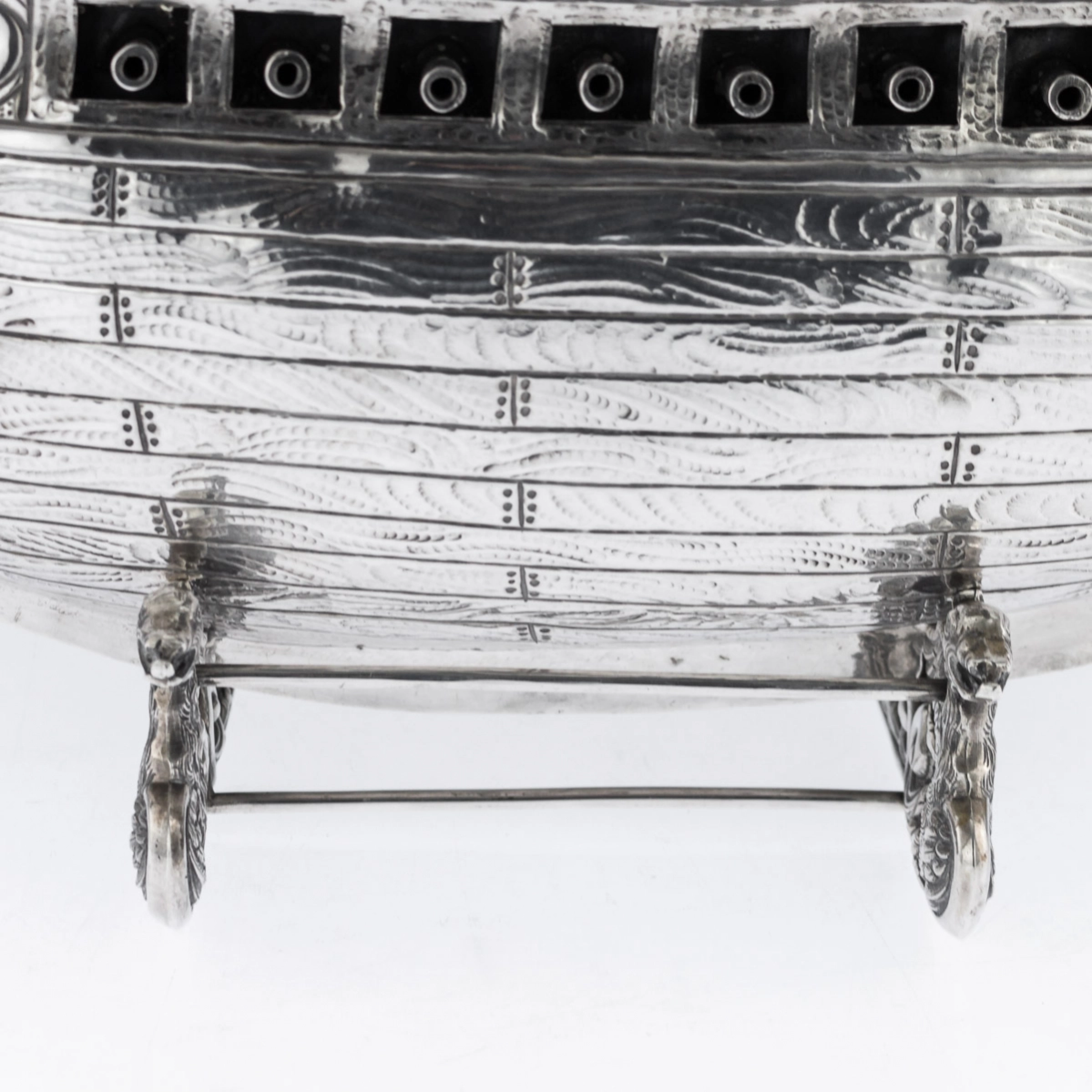 Maquette en argent dun navire du XVe-XVIe siècle 