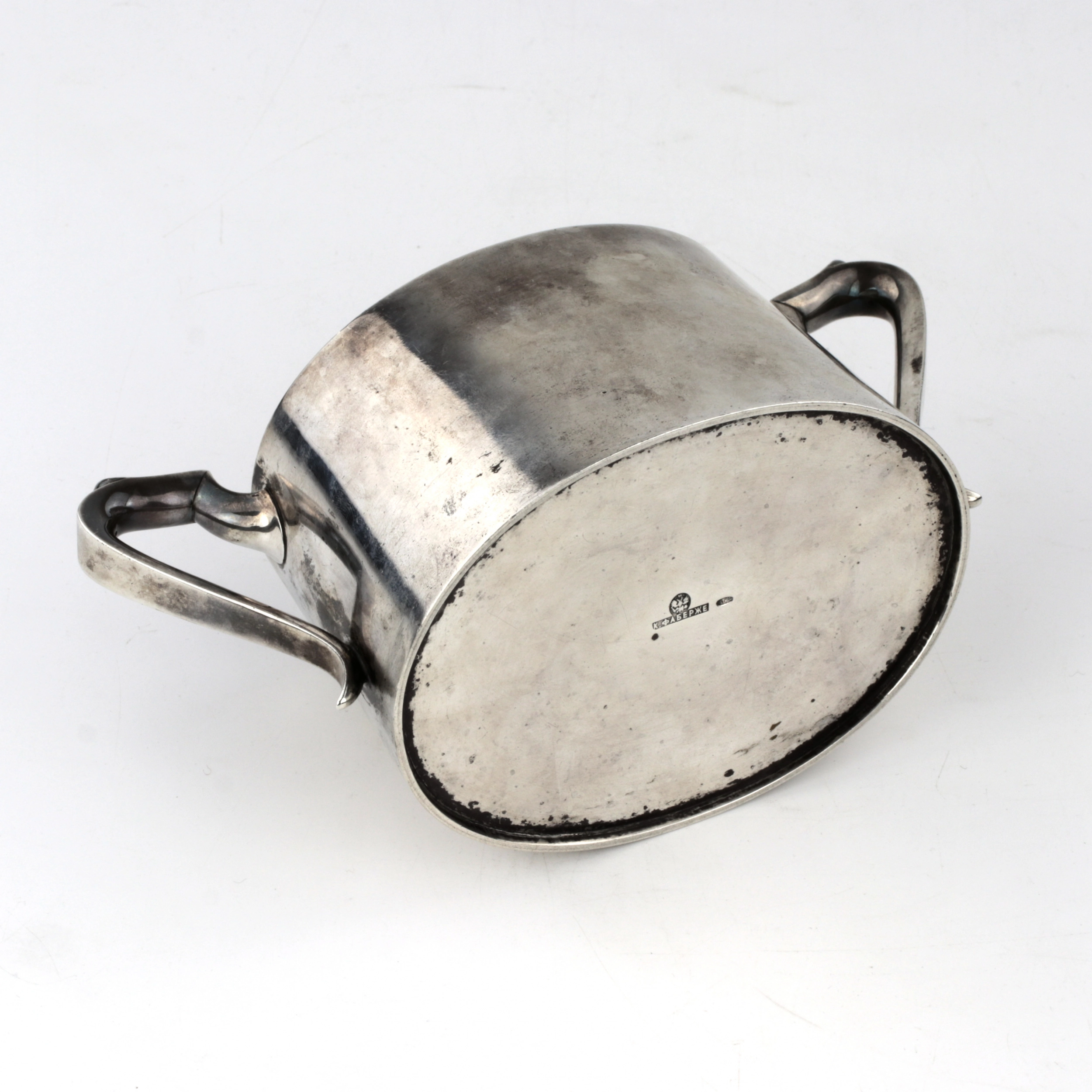 Sucrier Faberge en argent. 