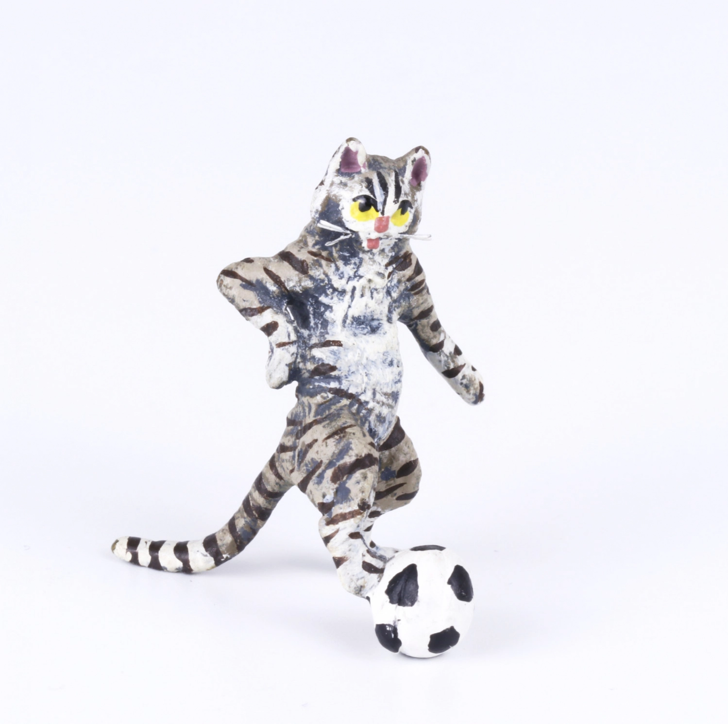 Кот футболист. Венская бронза