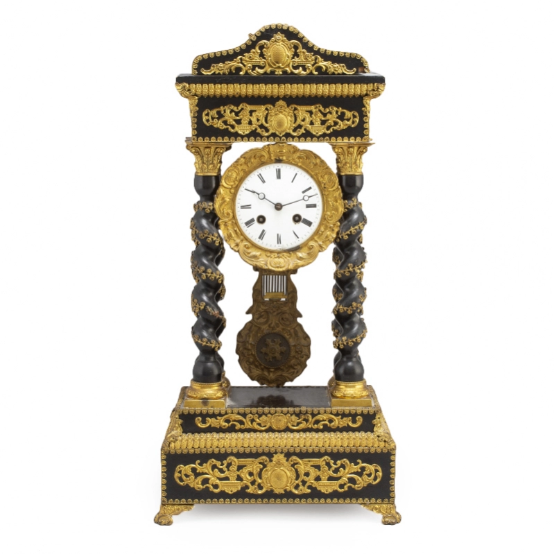 Empire style clock 719 century. 