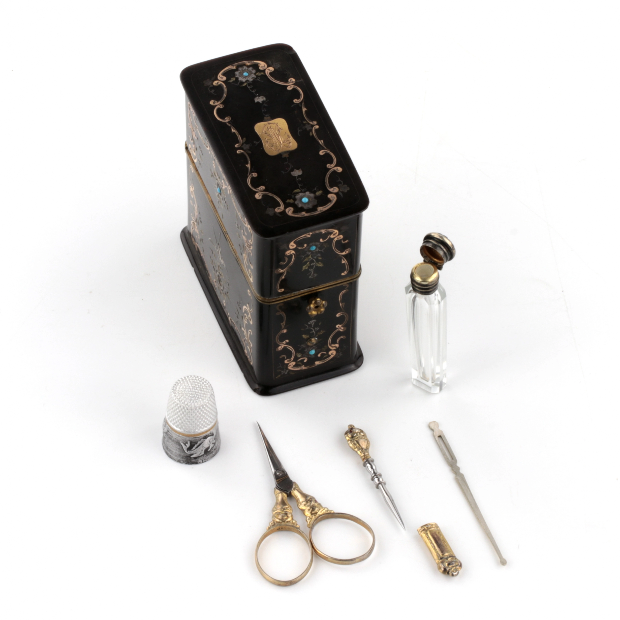 Rococo style Necessaire