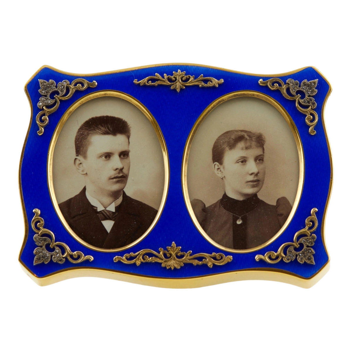 Cadre pour photographies appariees dans le style de Carl Faberge
