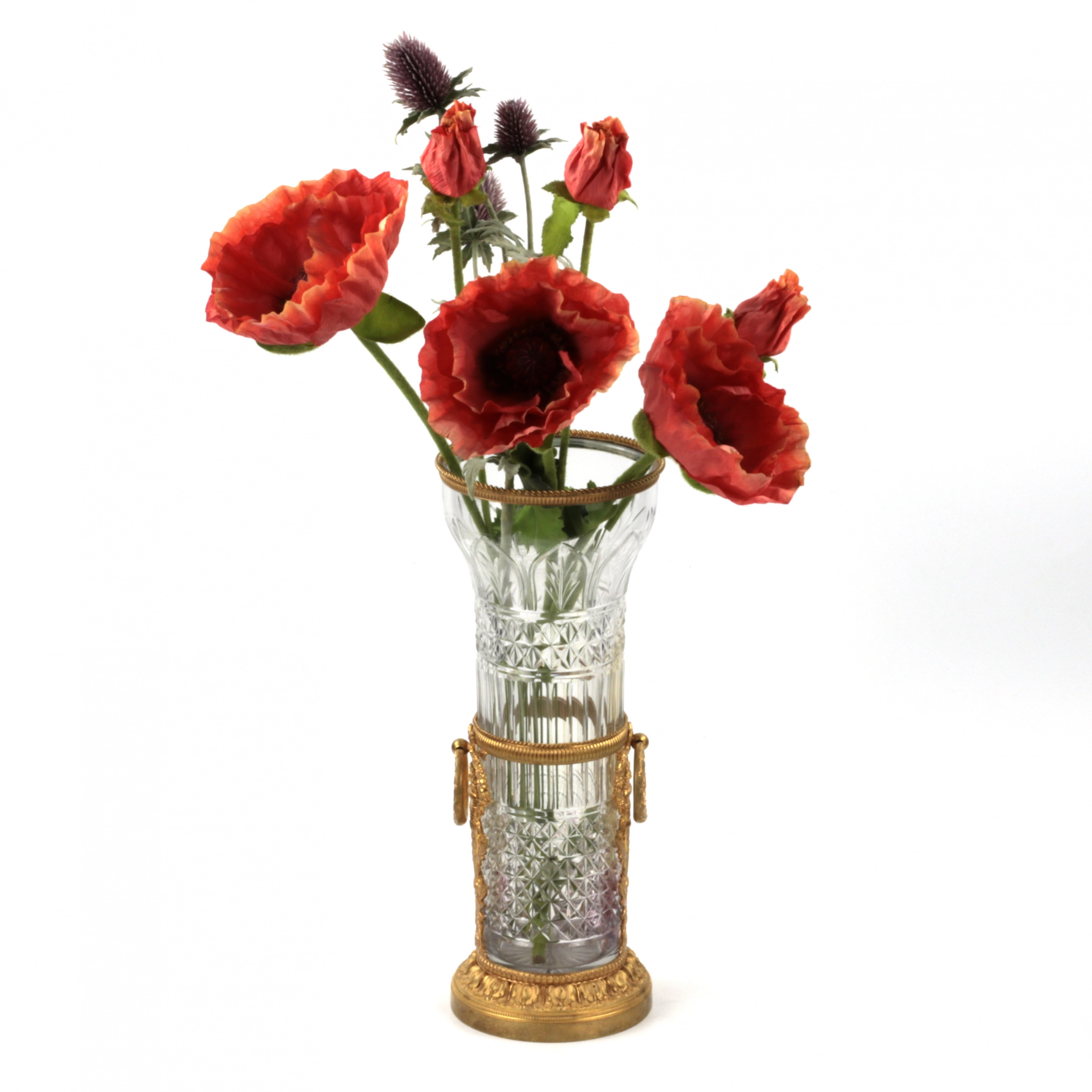 Vase en cristal en bronze dore. 