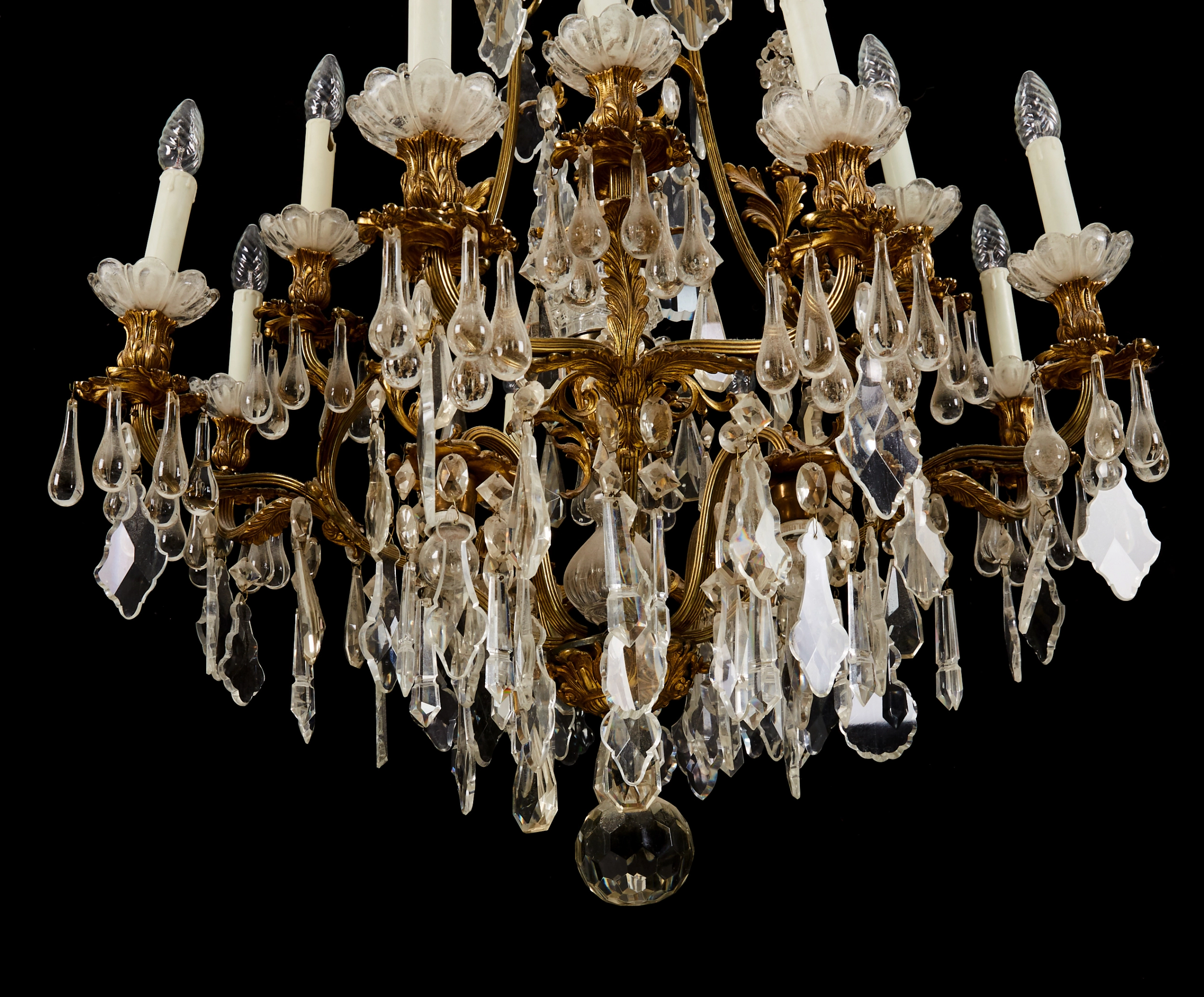 Lustre en bronze de style Rococo 