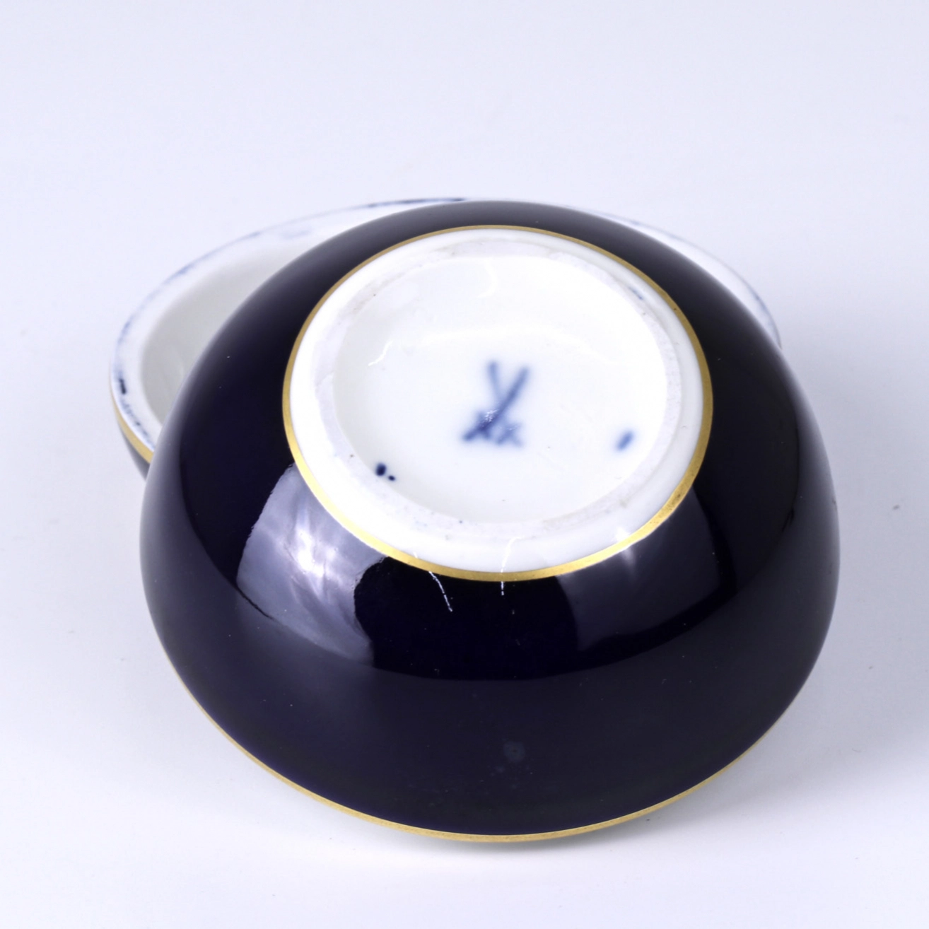Boîte en porcelaine . Meissen