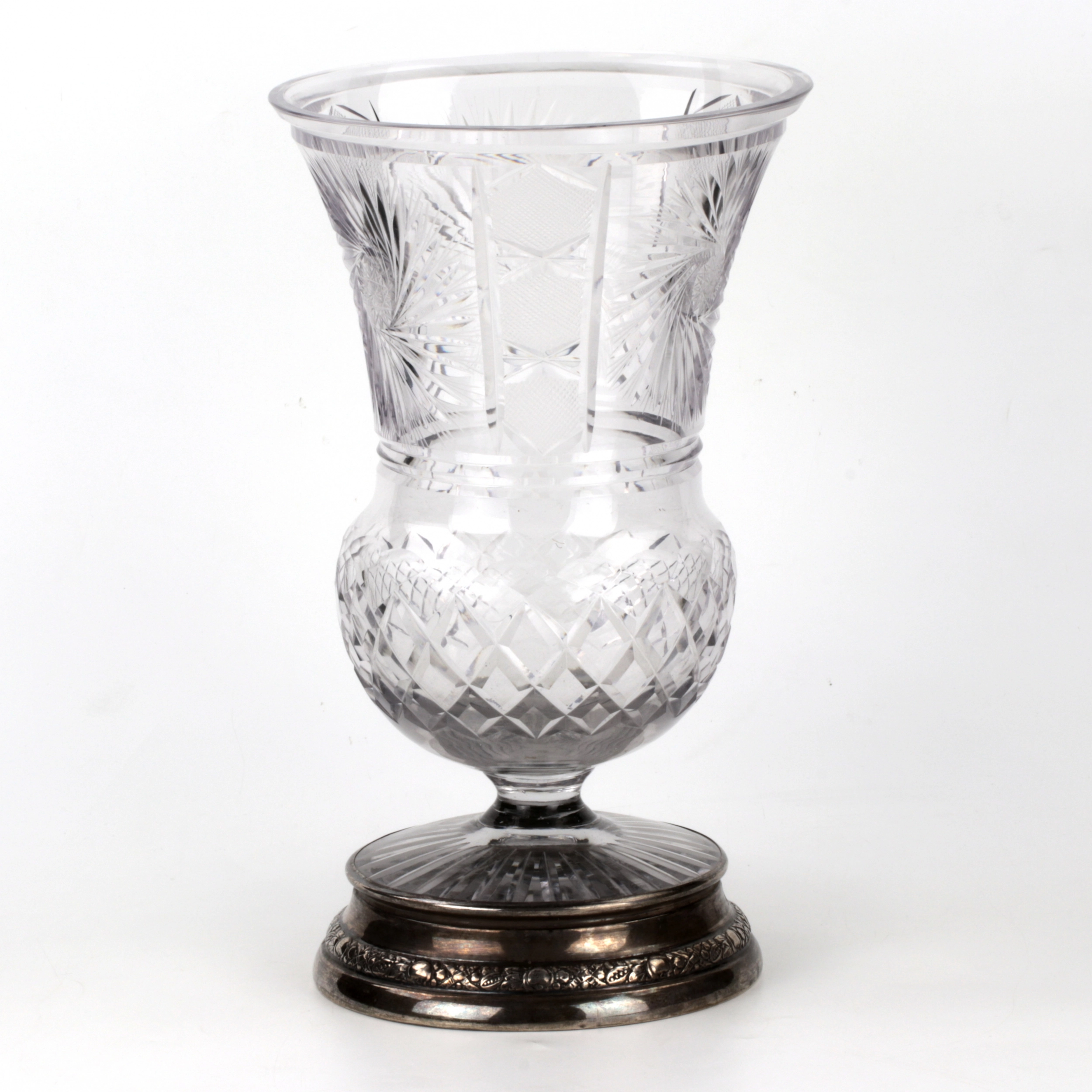 Vase en cristal en argent.