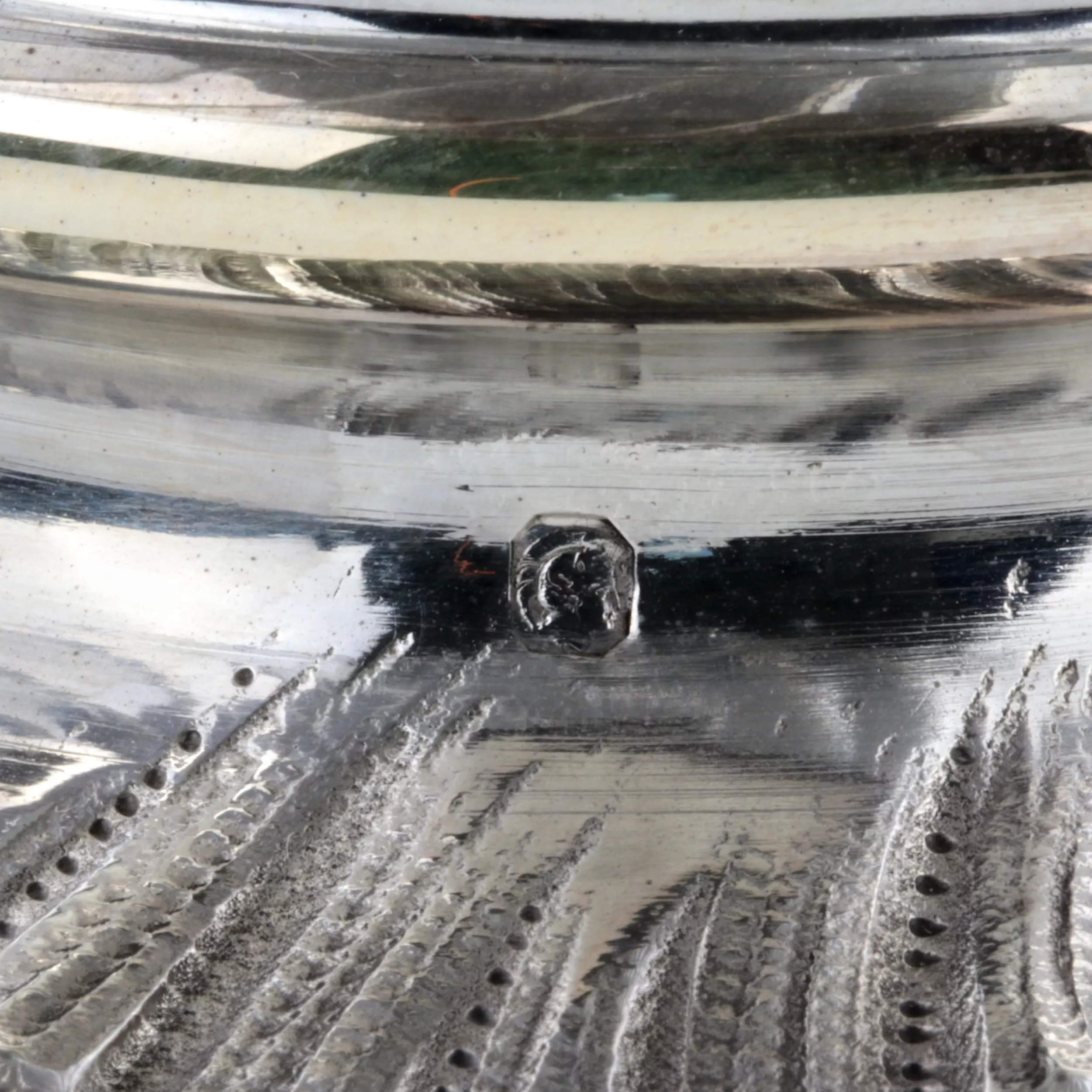 Paire de pichets à vin en argent de la fin du XIXe siècle. 