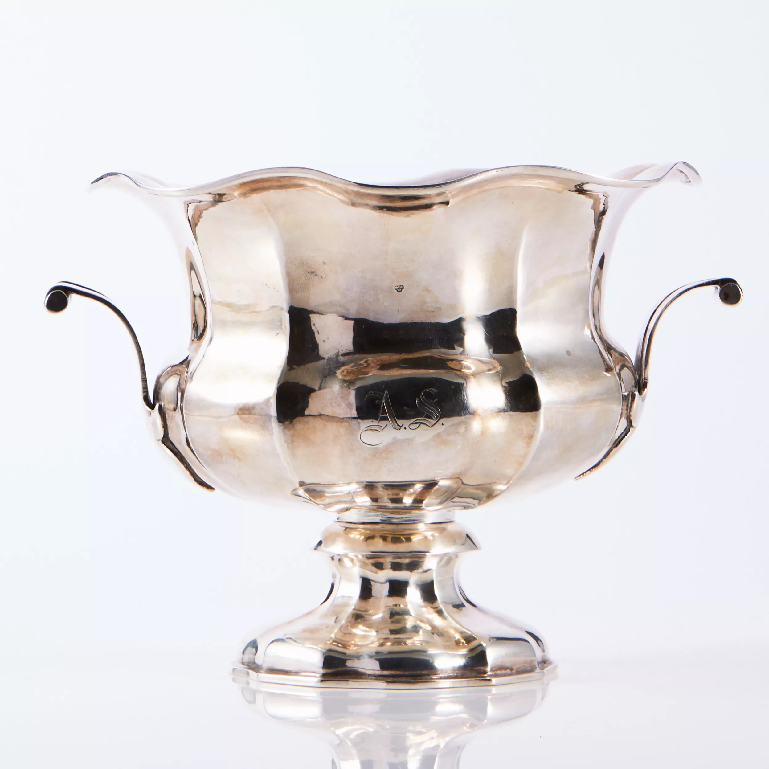 Vase en argent russe pour les bonbons. 