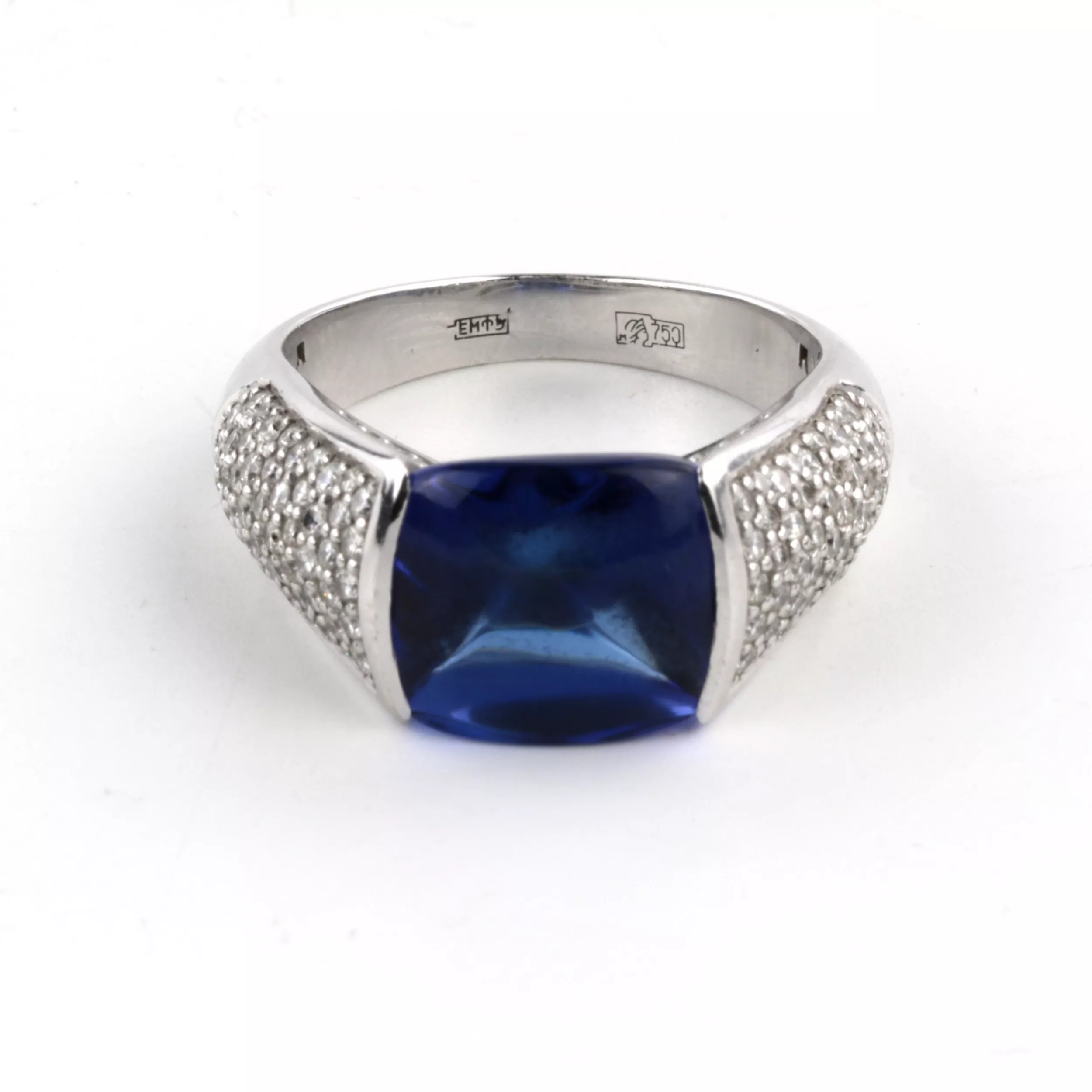 BAGUE LYKOV’S JEWELLERY EN OR BLANC 18K ORNÉE D’UNE TANZANITE DE 10,20 CARATS ET DE DIAMANTS