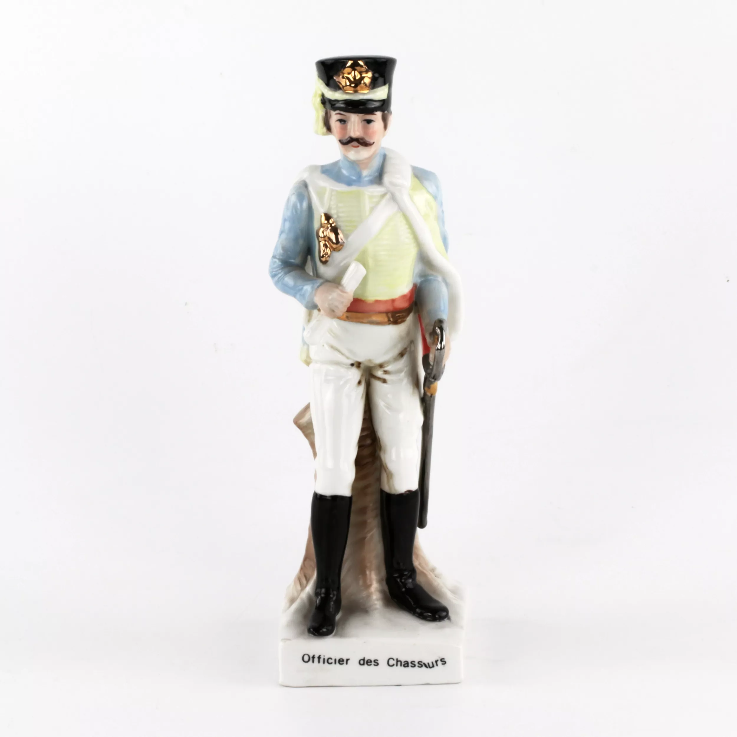 Hussard en porcelaine pendant les guerres napoleoniennes. 
