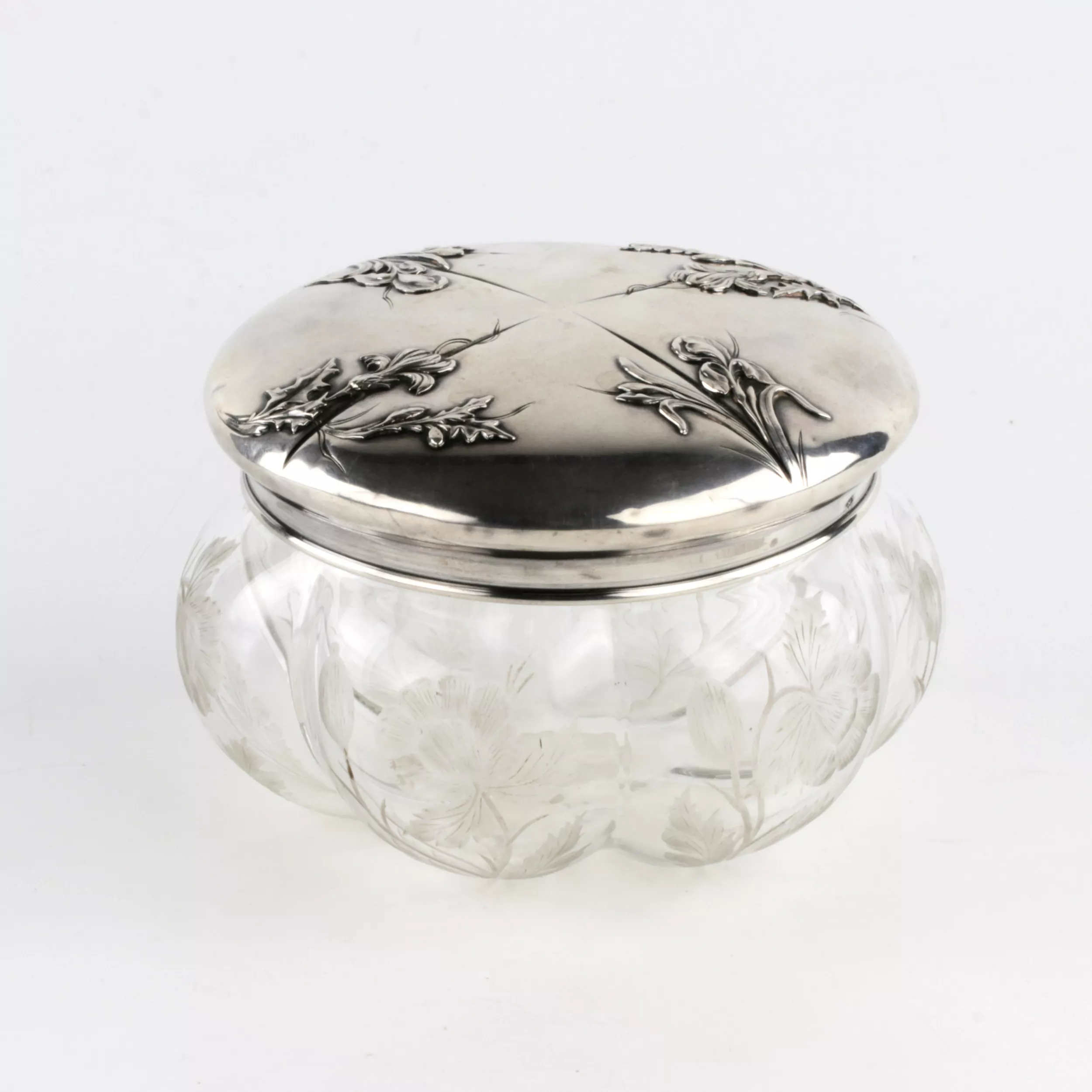 Bonbonnière française avec couvercle en argent. Louis Coignet.