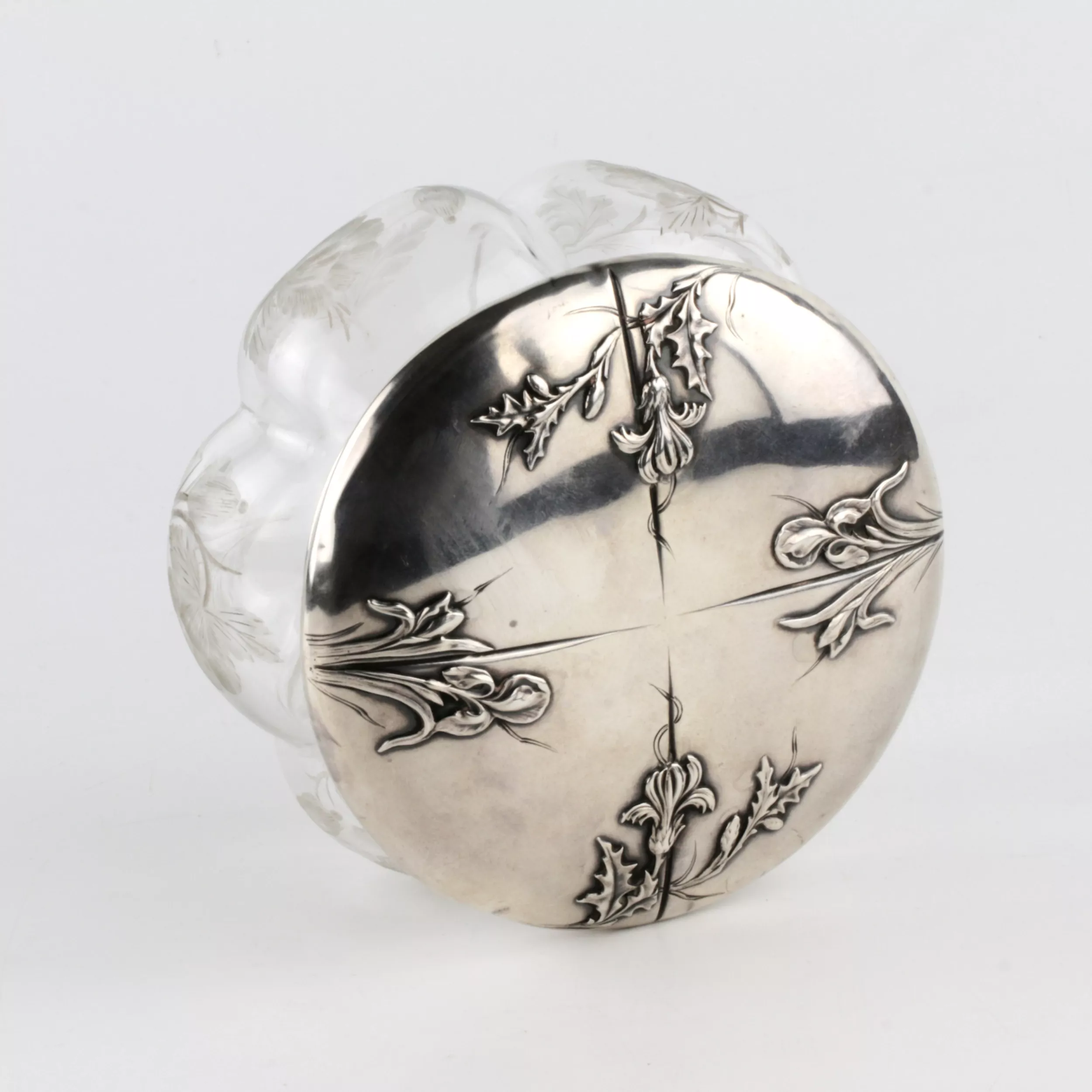 Bonbonnière française avec couvercle en argent. Louis Coignet.