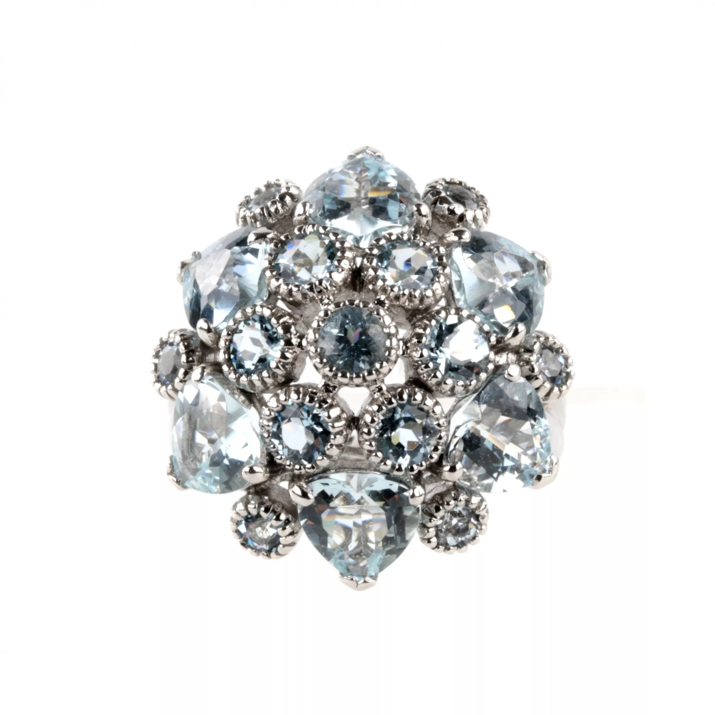 Bague cocktail avec aigues-marines. 