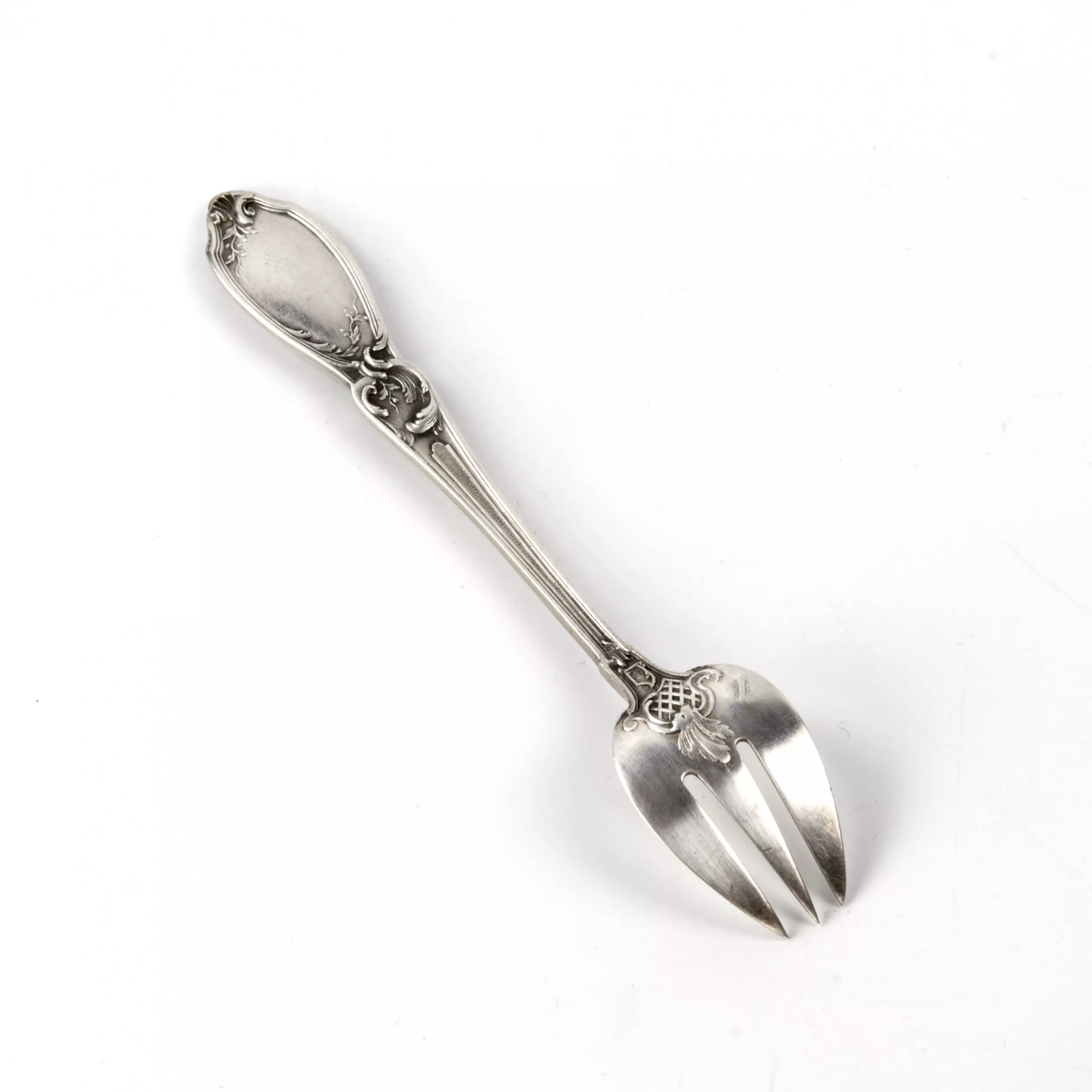 Ensemble de six fourchettes à huîtres en argent. La France. 