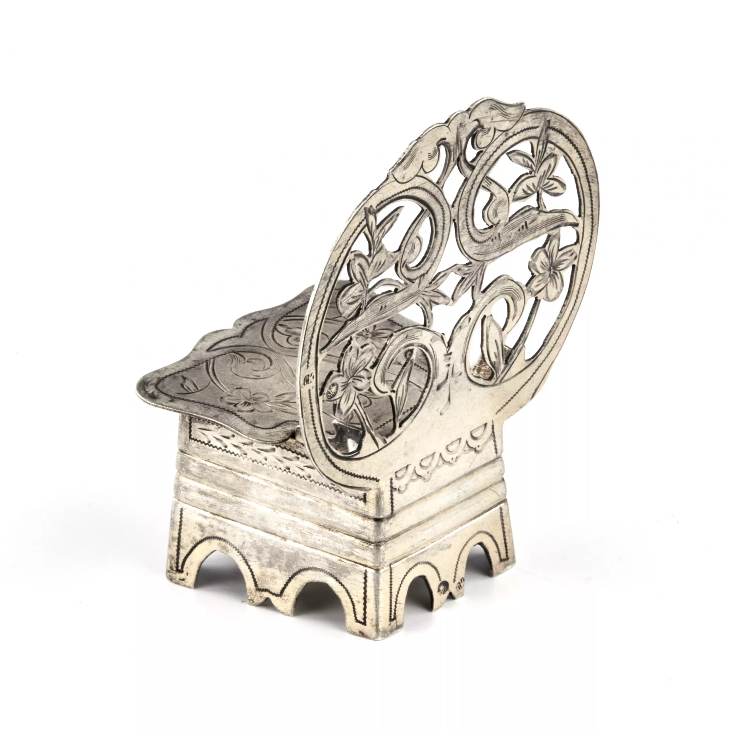 Salt-cellar chair with floral decoration. Russia, Moscow, workshop of Semyon Kazakov, 1899-1908. 
