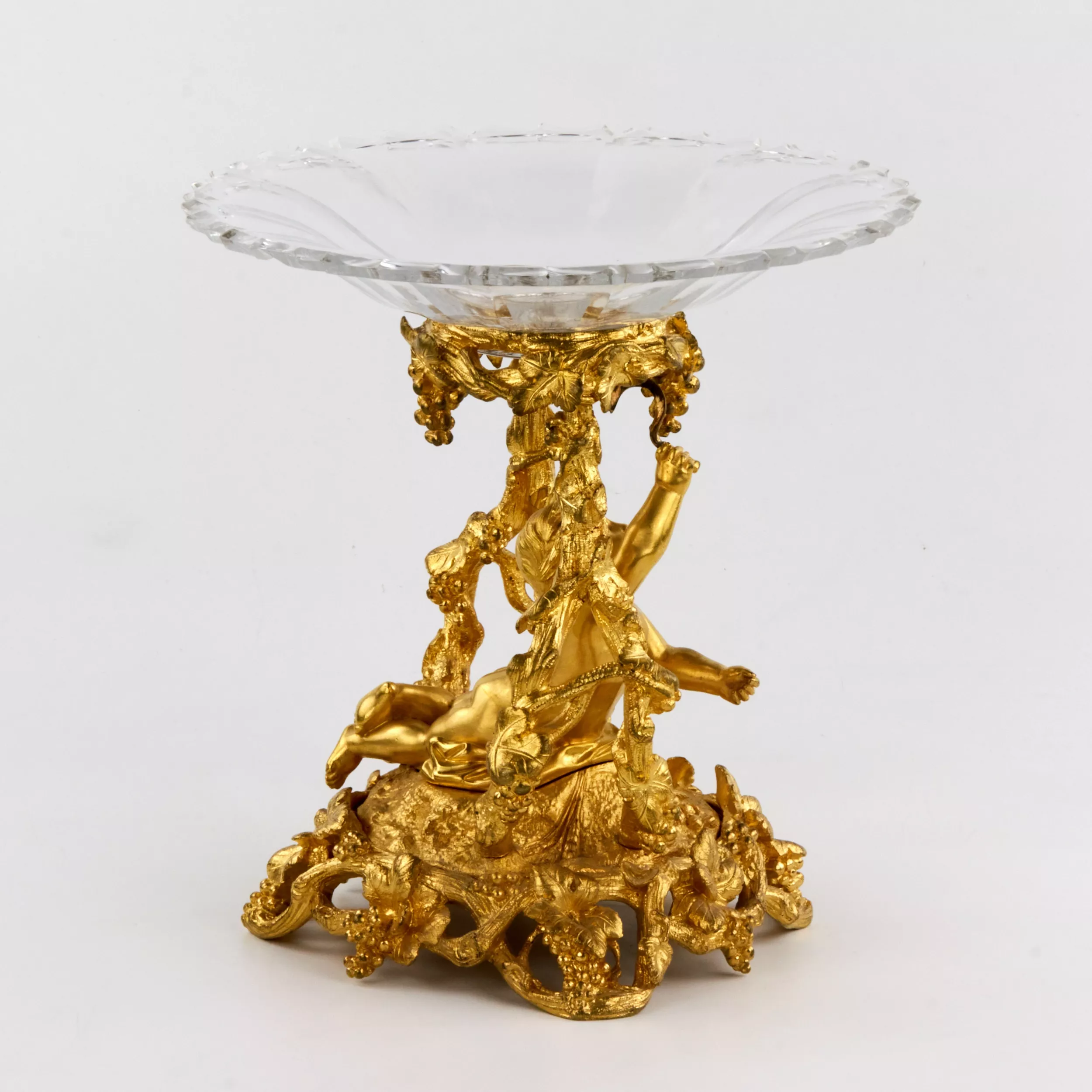 DECORATIVE GILT BRONZE AND CRYSTAL CENTREPIECE FRUIT BOWL IN THE NAPOLEON III STYLE. FRANCE, SECOND HALF OF THE 19TH CENTURY