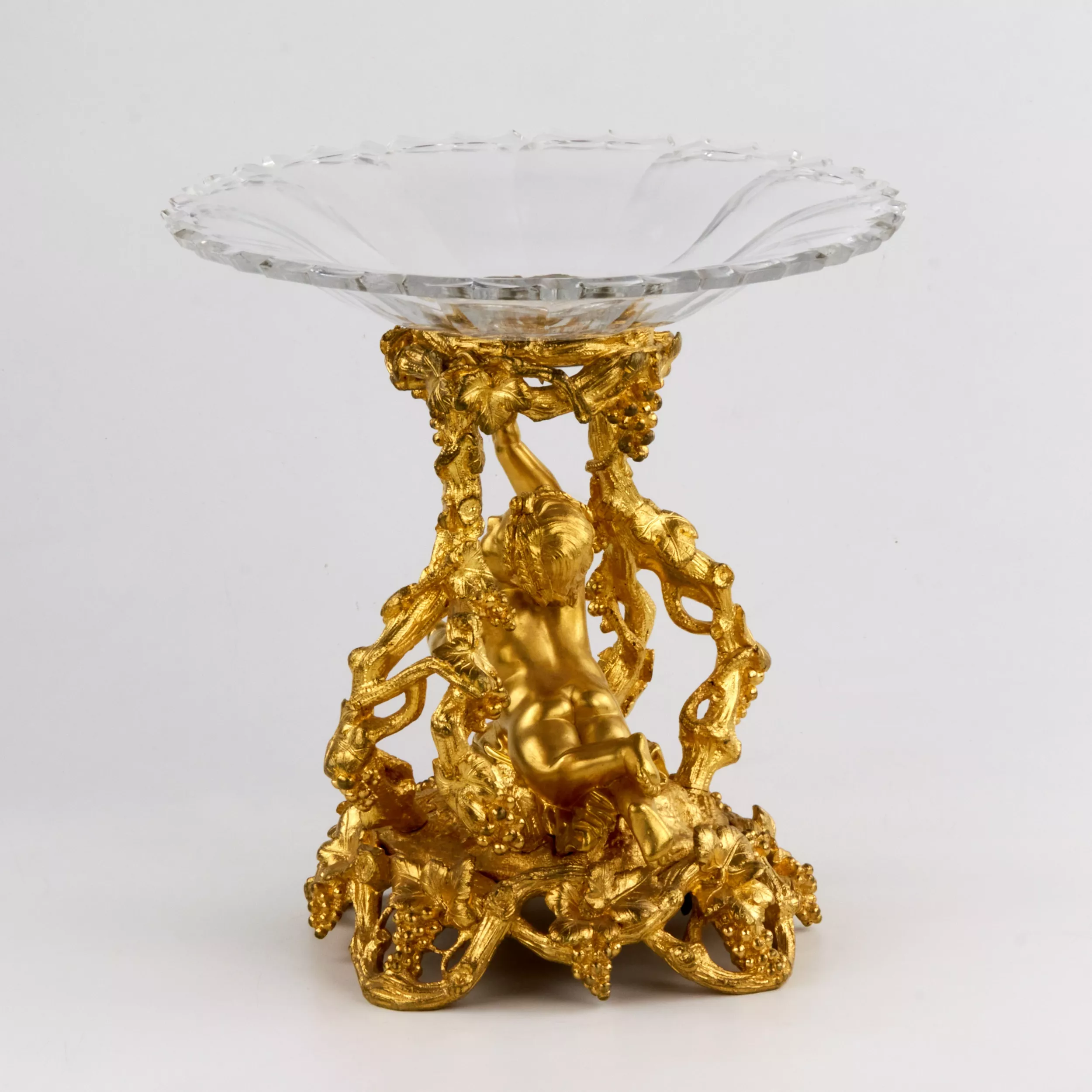 DECORATIVE GILT BRONZE AND CRYSTAL CENTREPIECE FRUIT BOWL IN THE NAPOLEON III STYLE. FRANCE, SECOND HALF OF THE 19TH CENTURY