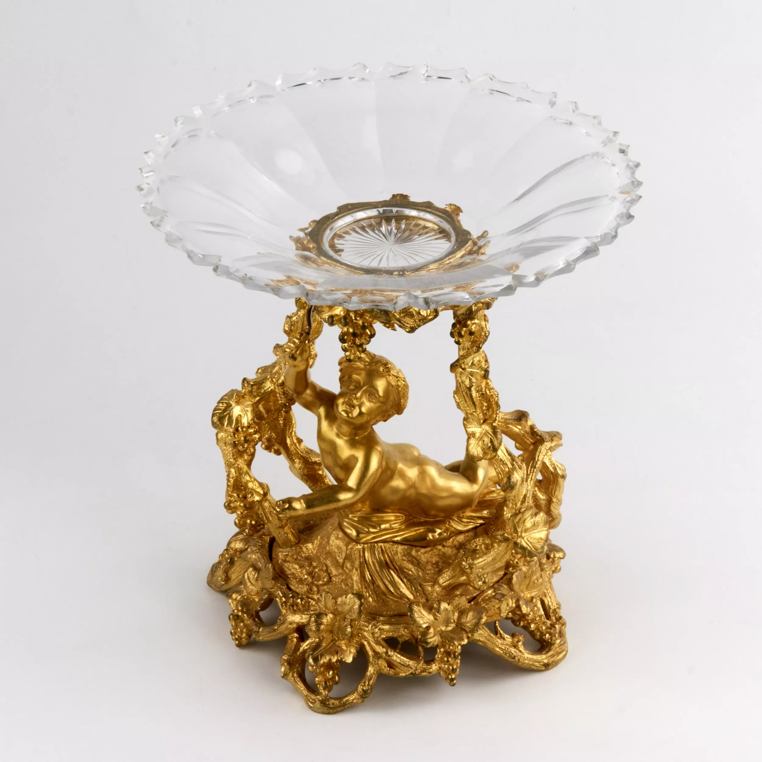 DECORATIVE GILT BRONZE AND CRYSTAL CENTREPIECE FRUIT BOWL IN THE NAPOLEON III STYLE. FRANCE, SECOND HALF OF THE 19TH CENTURY