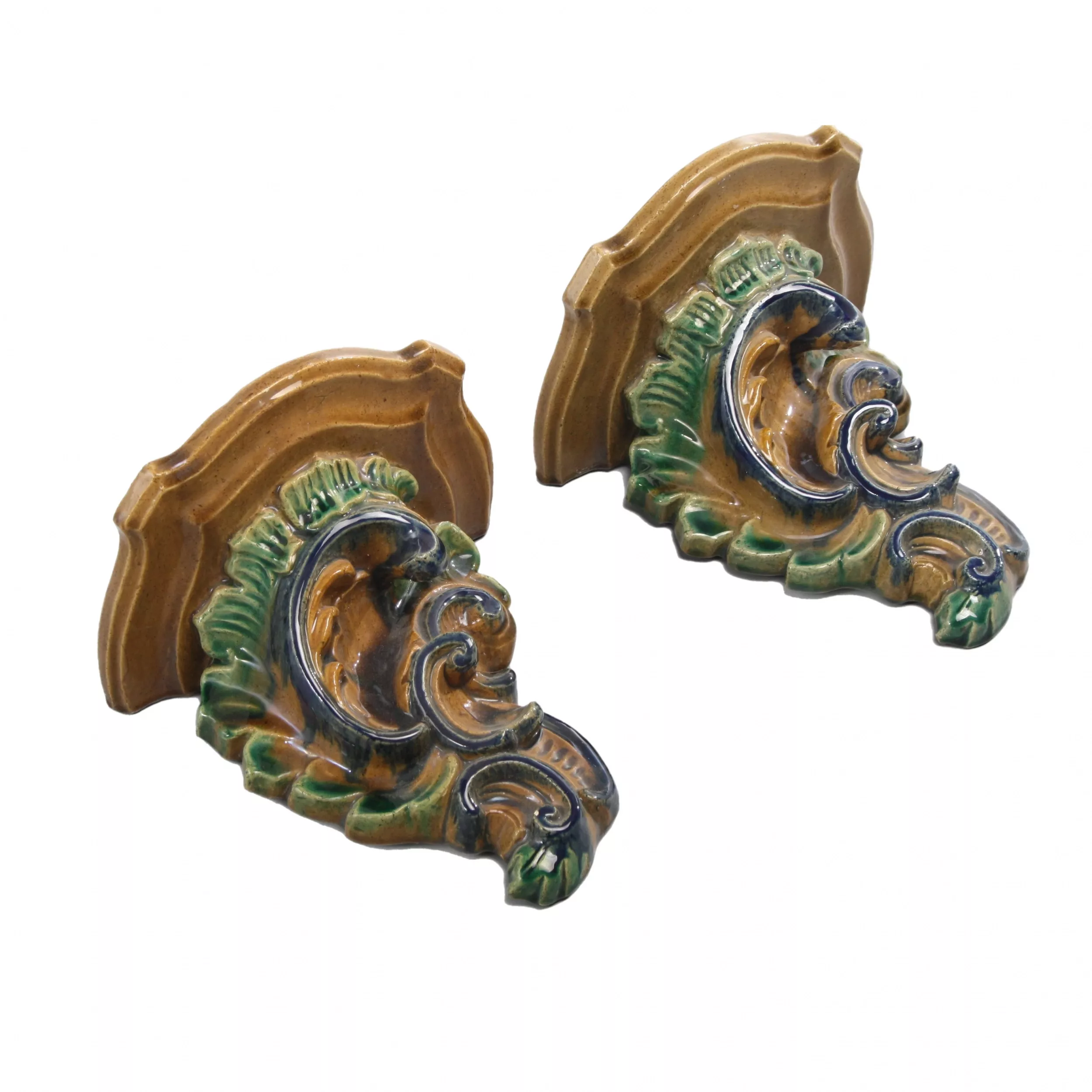 Paire de consoles Majolica.
