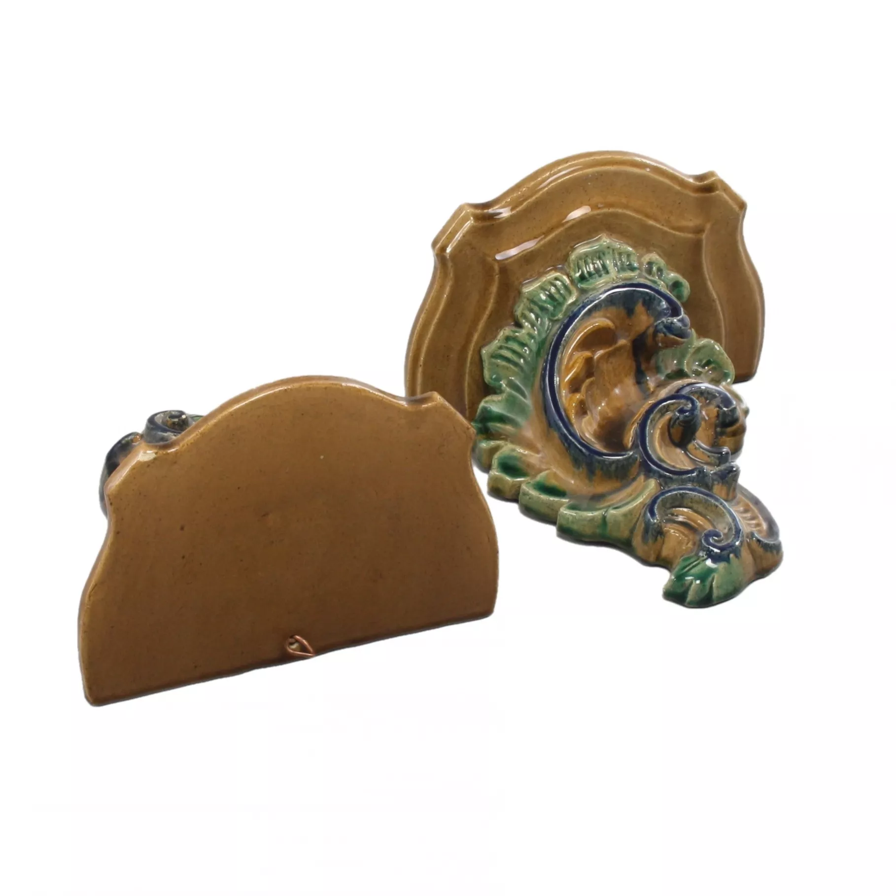 Paire de consoles Majolica.