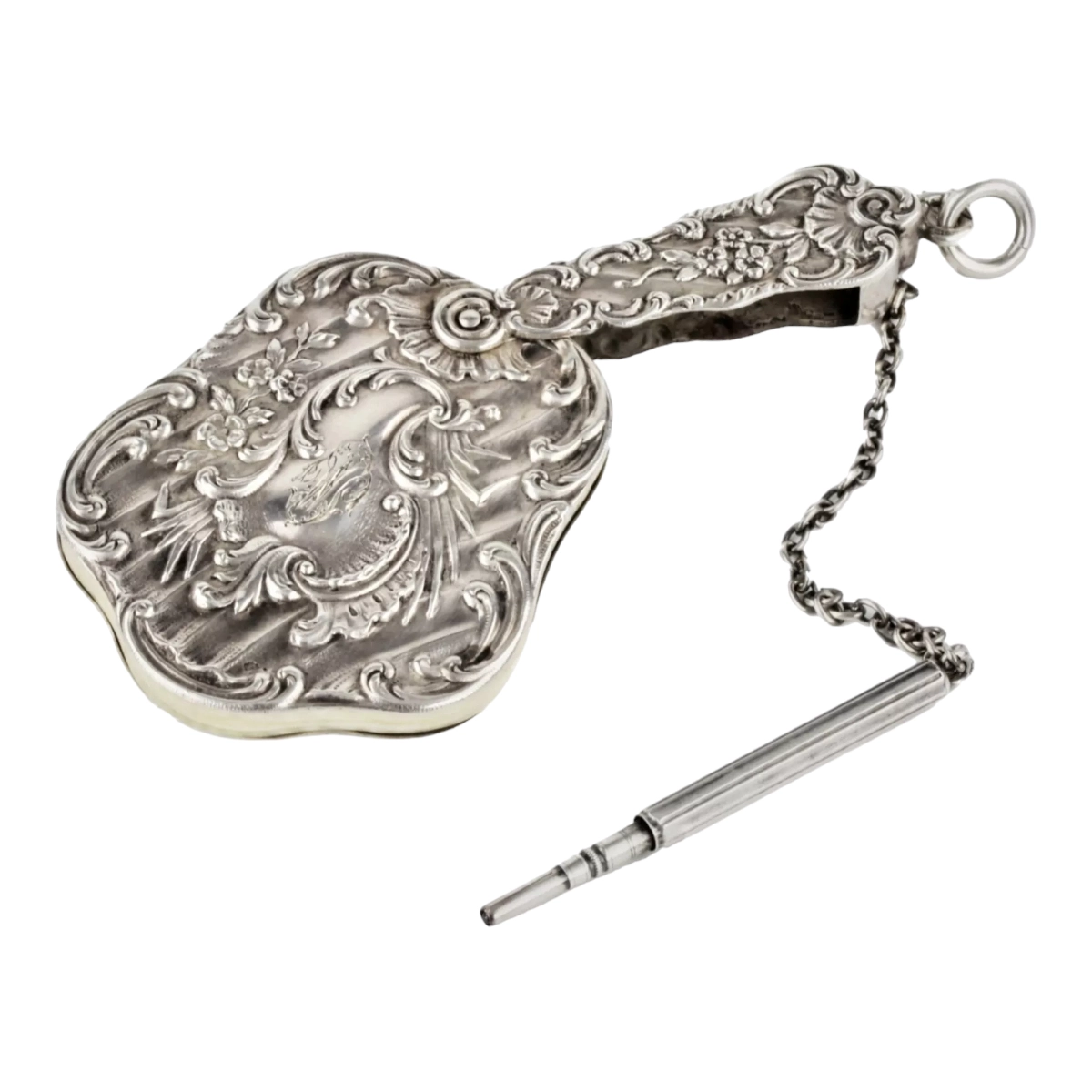 CARNET DE BAL DE DAME EN ARGENT AVEC FEUILLETS EN OS ET STYLET. FRANCE, TROISIÈME QUART DU XIXE SIÈCLE