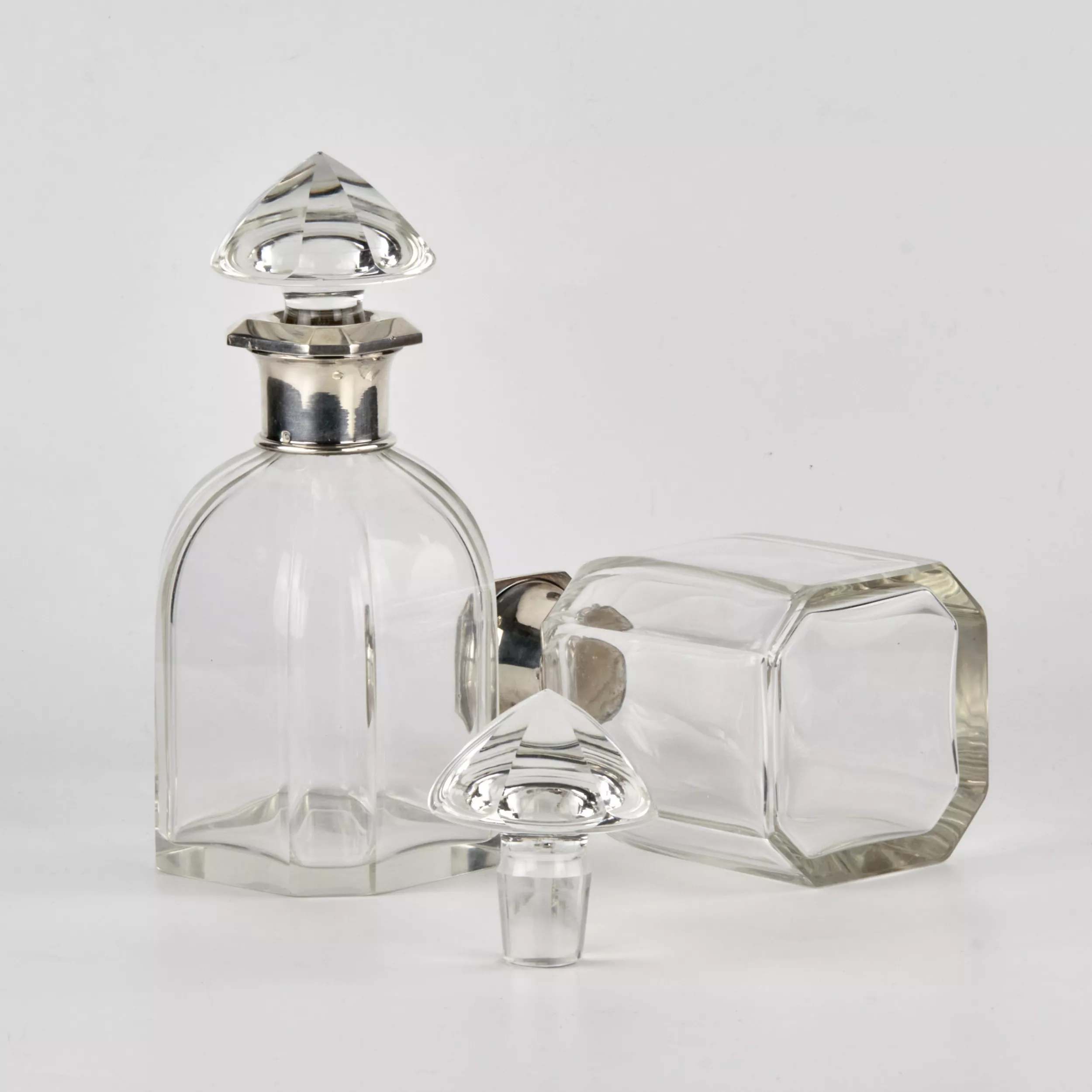 A pair of Art Deco decanters. 