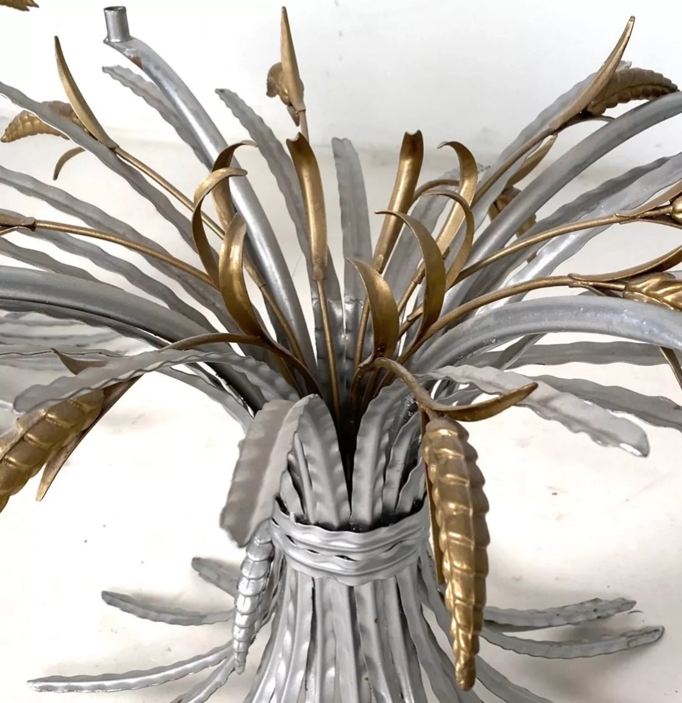 Пара журнальных столиков Coco Chanel Wheat Sheaf Table. 1960-х годов.