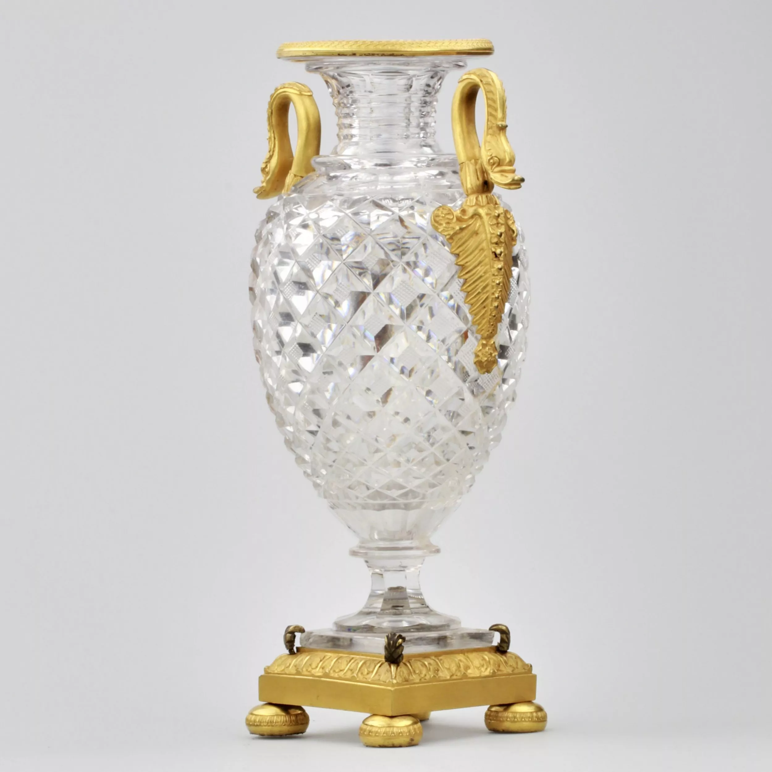 Vase en cristal en bronze dore