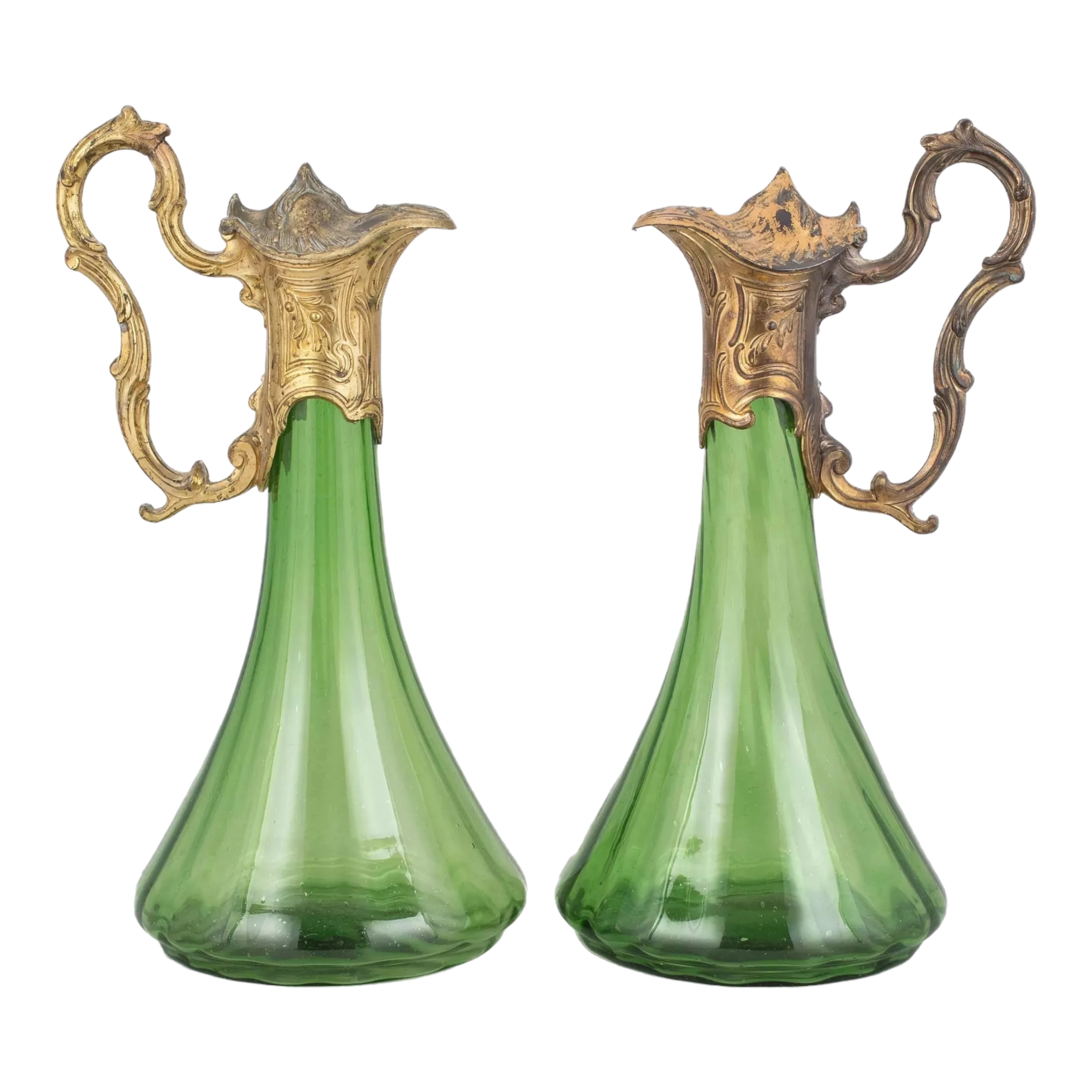 Pair of jugs in Art Nouveau style.