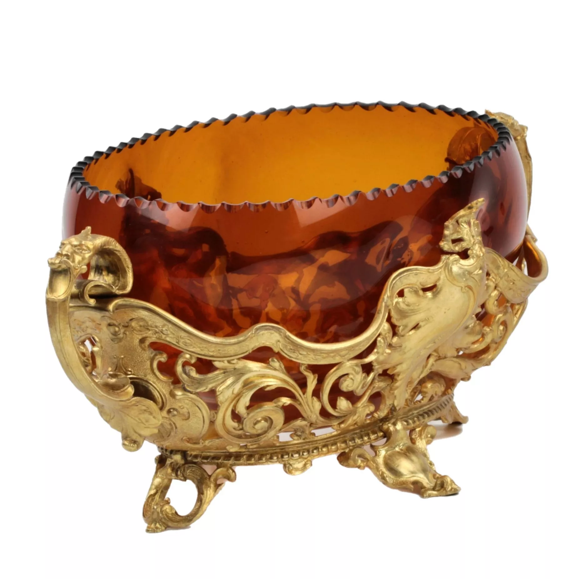 ARDINIÈRE EN BRONZE DORÉ ET VERRE AMBRÉ. EUROPE, TOURNANT DES XIXE ET XXE SIÈCLES