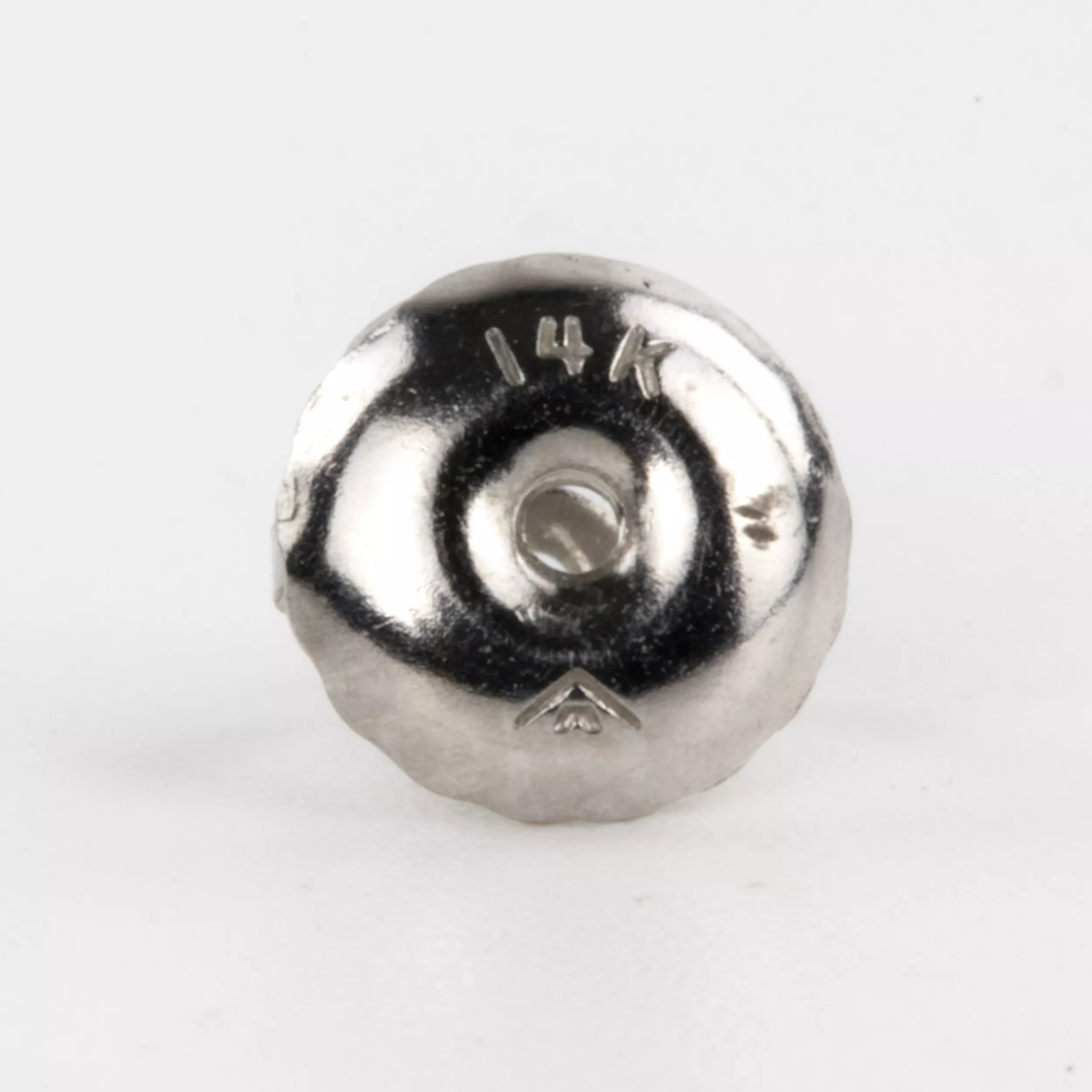 Золотые серьги 14 K с бриллиантами.