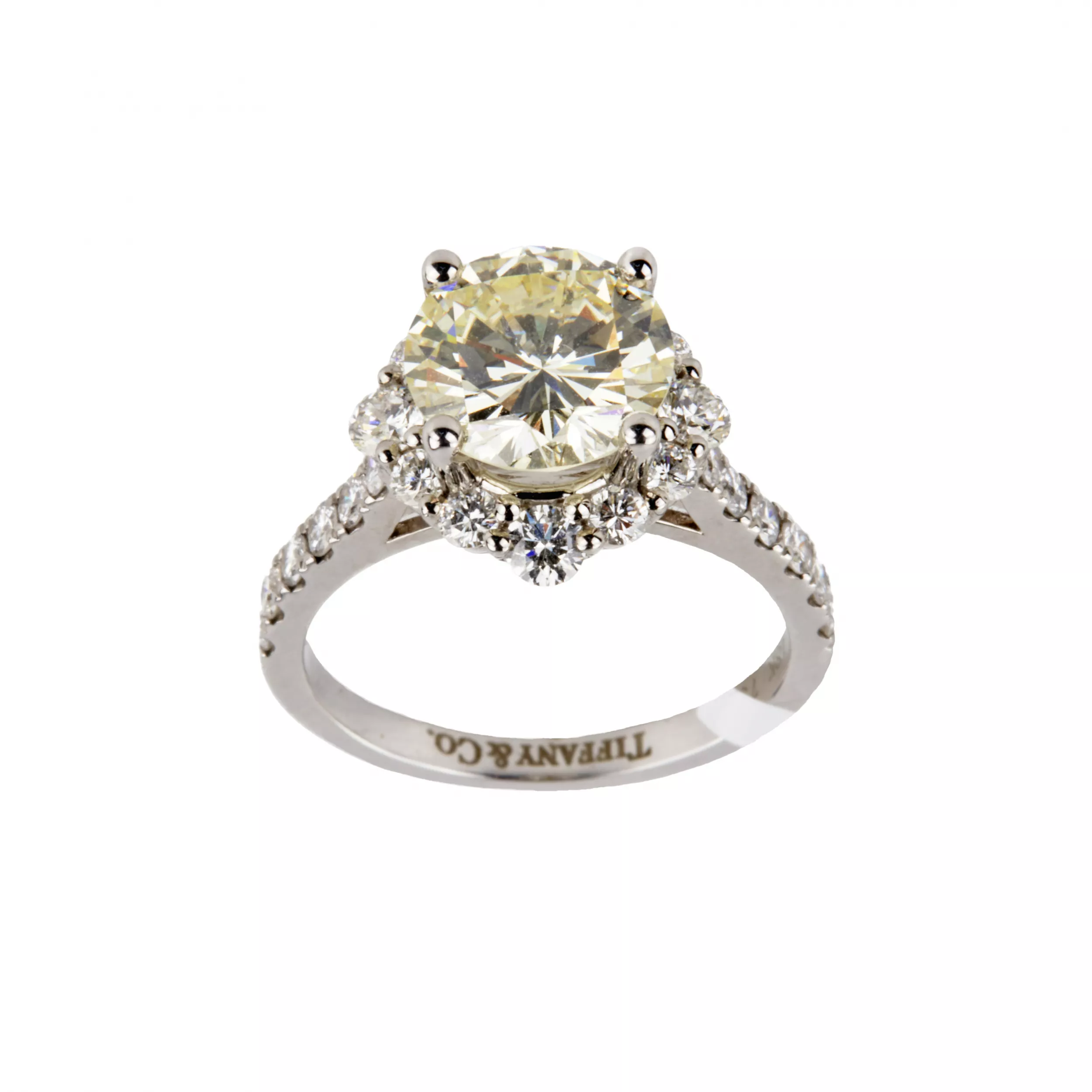 Engagement gold ring with diamonds 2.7 ct 