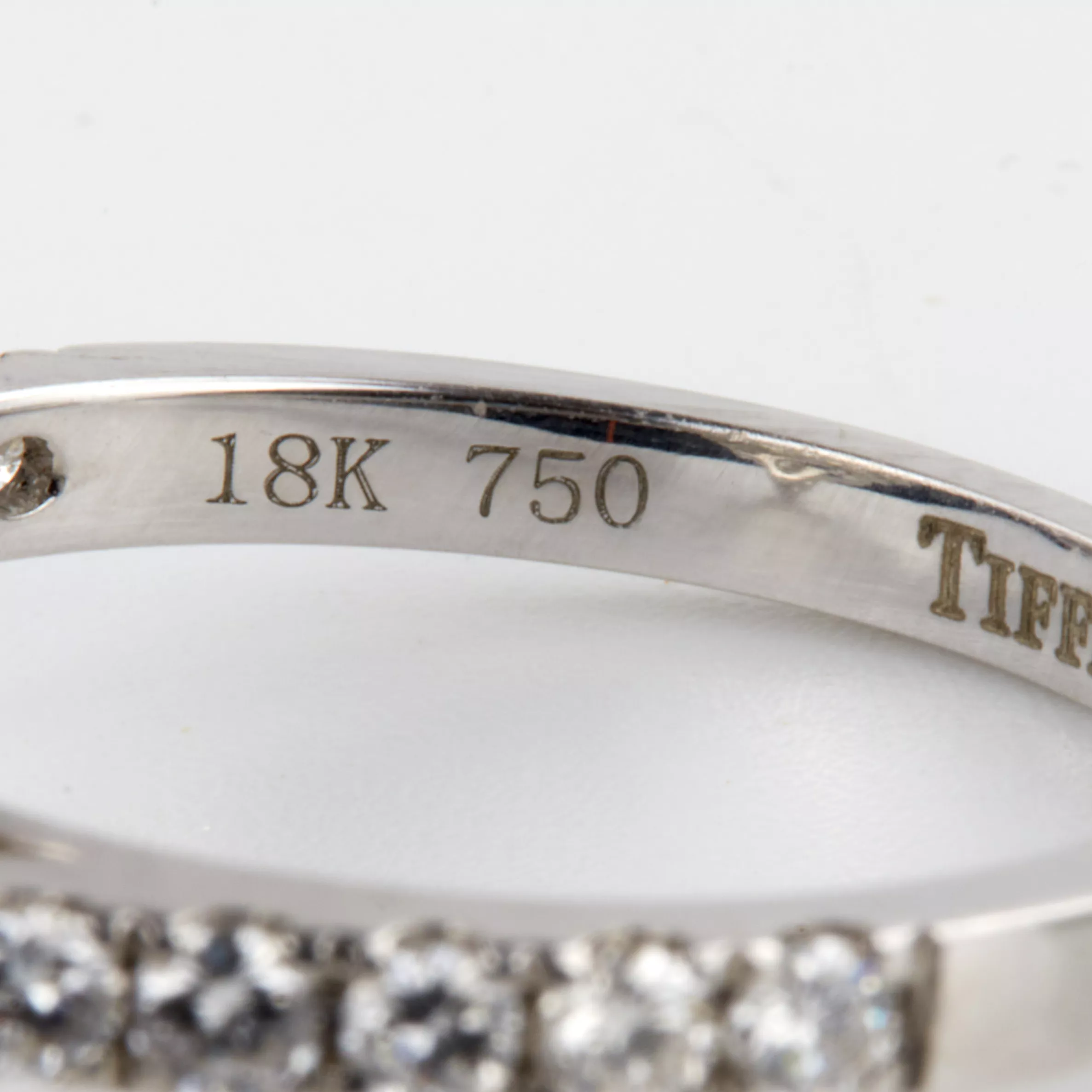 Engagement gold ring with diamonds 2.7 ct 