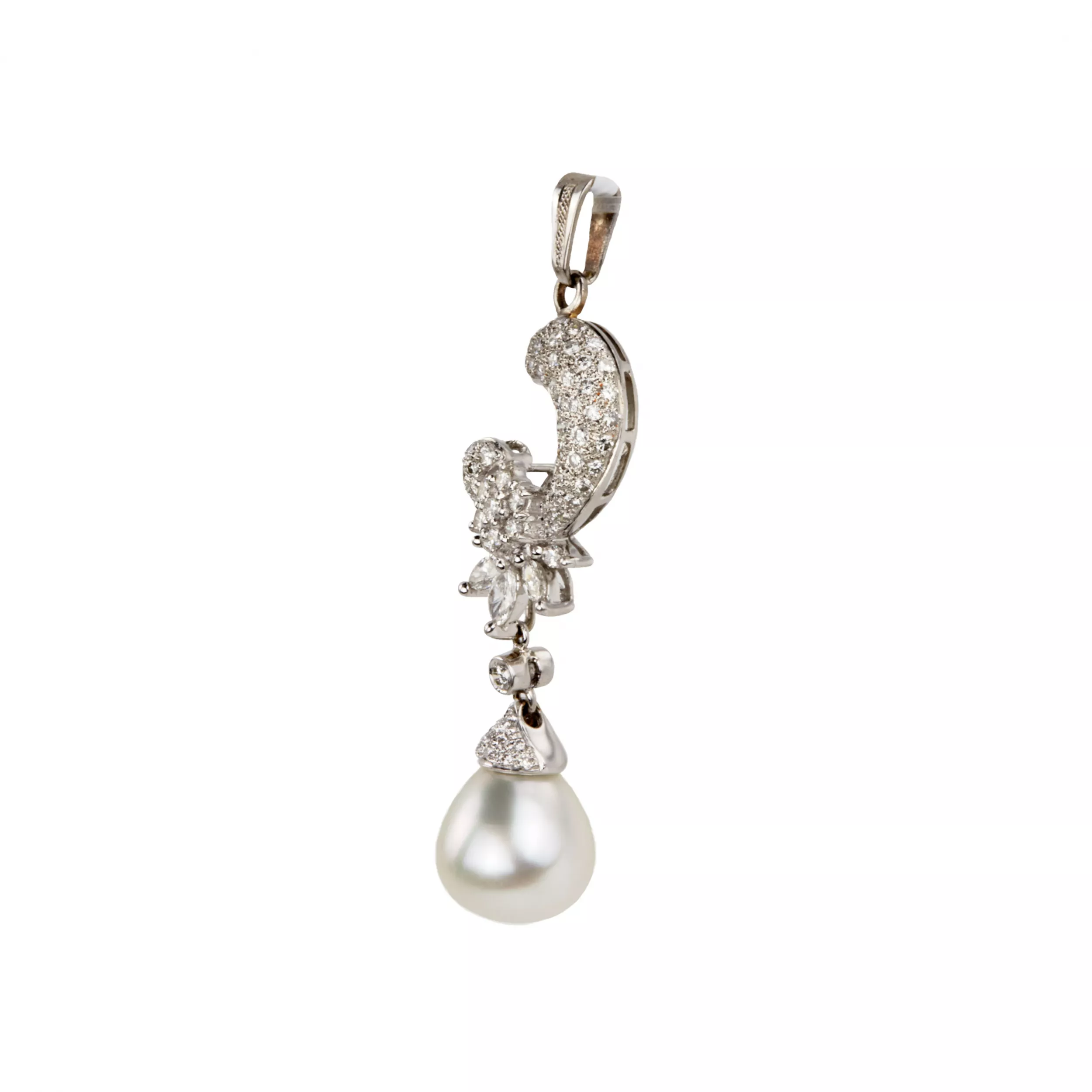 Pendentif en or avec diamants et perles de culture. 