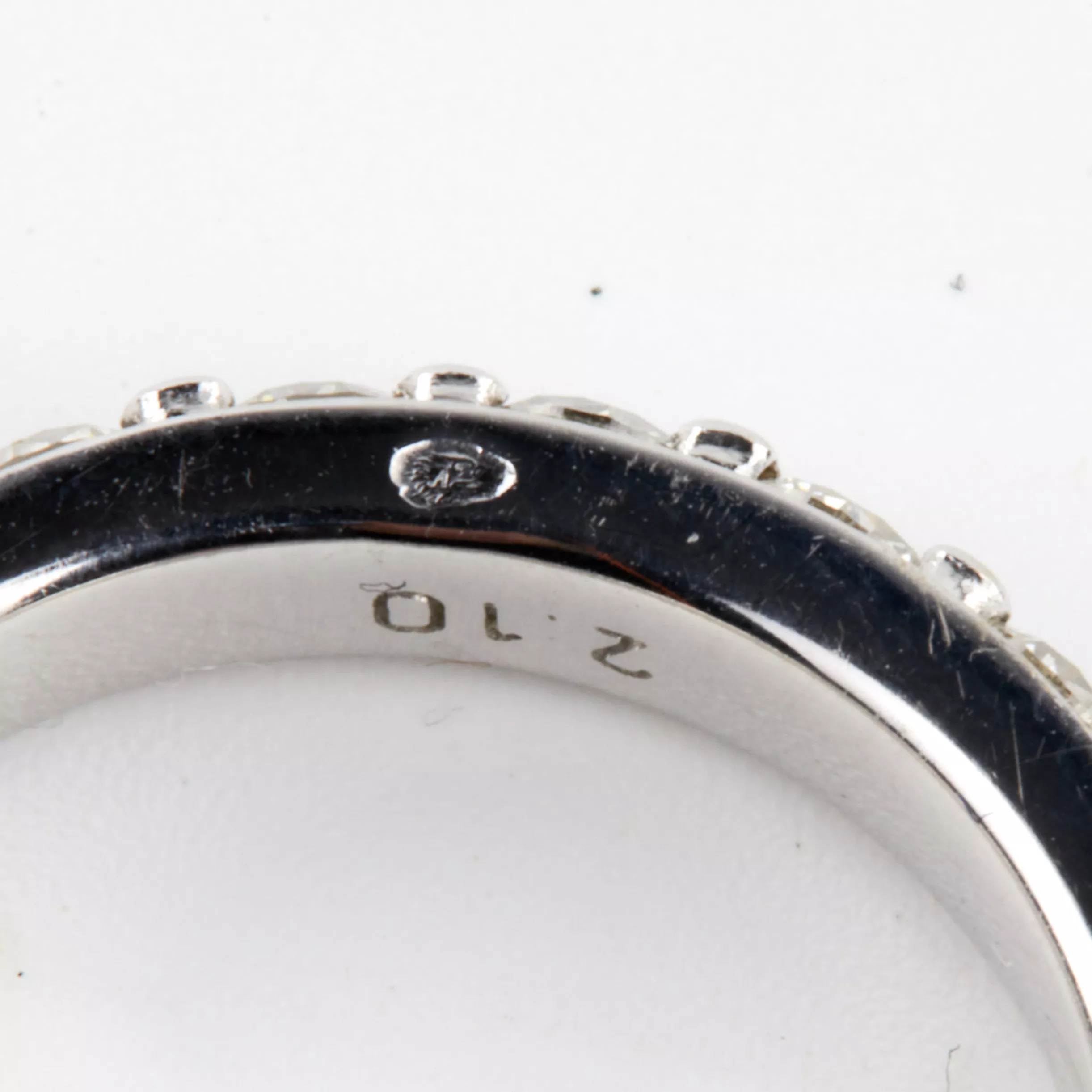 Bague en or avec diamants. Gassan. 