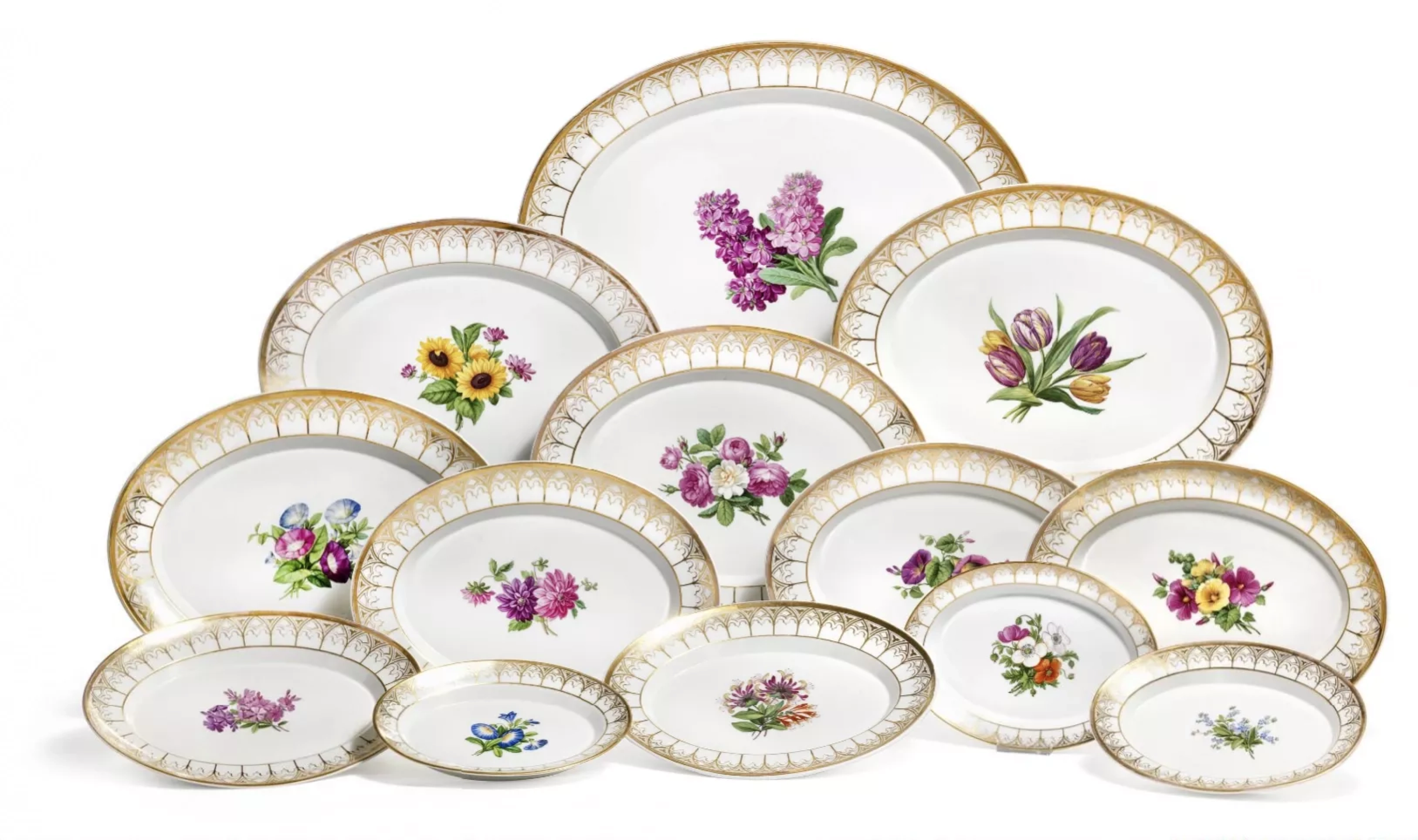 Service en porcelaine allemande KPM. 96 articles. Berlin. Allemagne. Vers 1835. 
