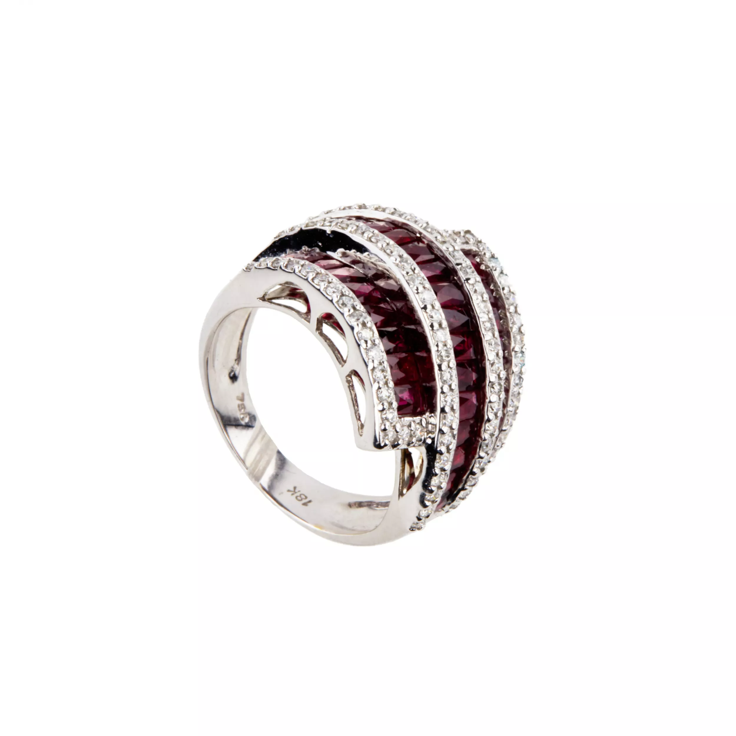 Gold ring with rubies and diamonds. 