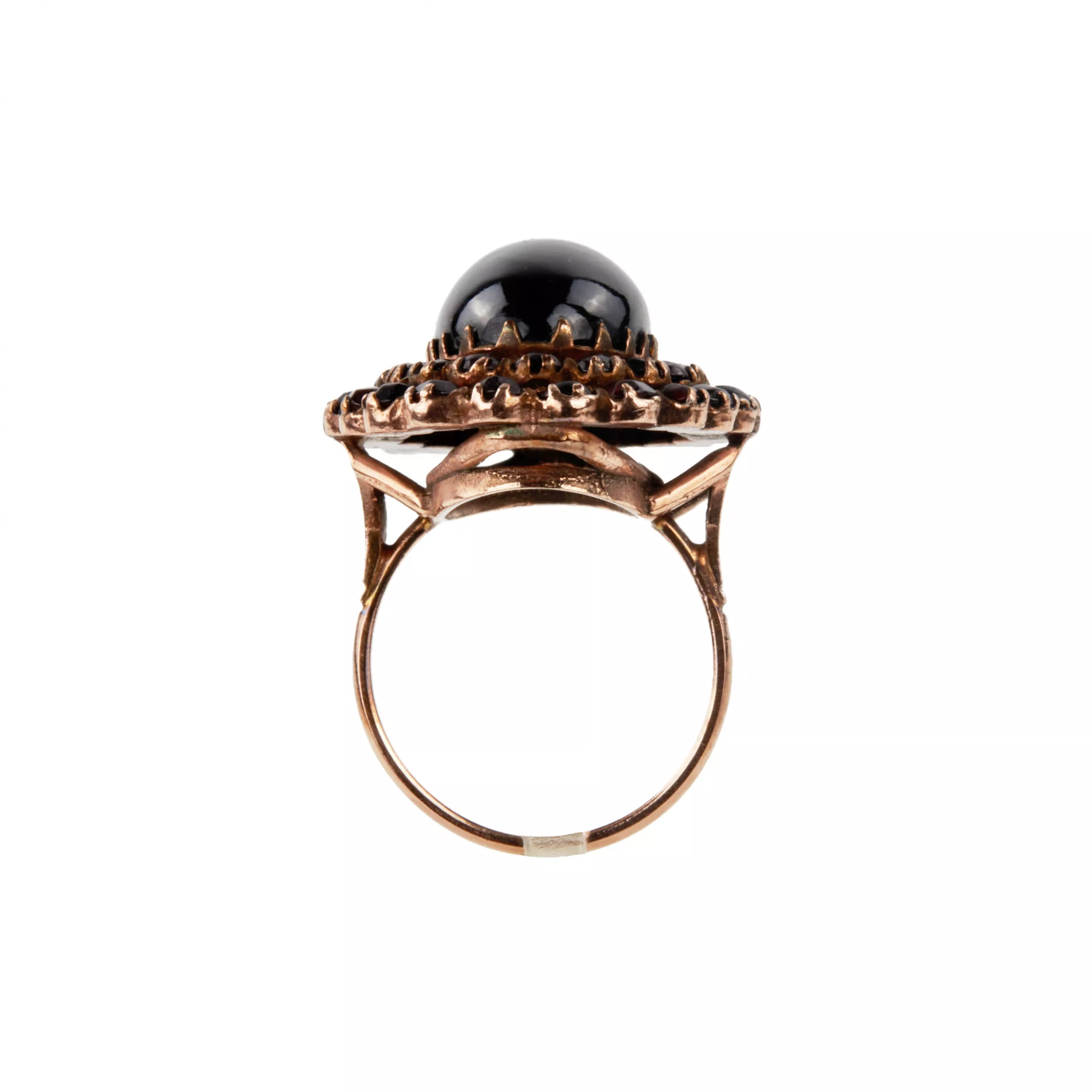 Golden ring with garnets. 