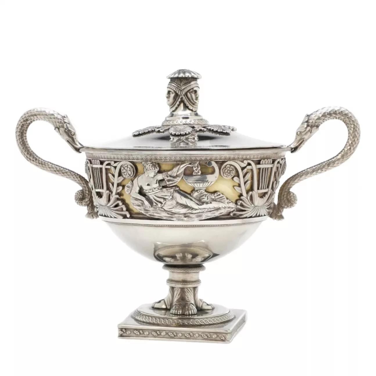 Bonbonnière en argent Empire russe, Saint-Petersbourg, atelier Axel Hedlund. Tournant du 1819e siècle