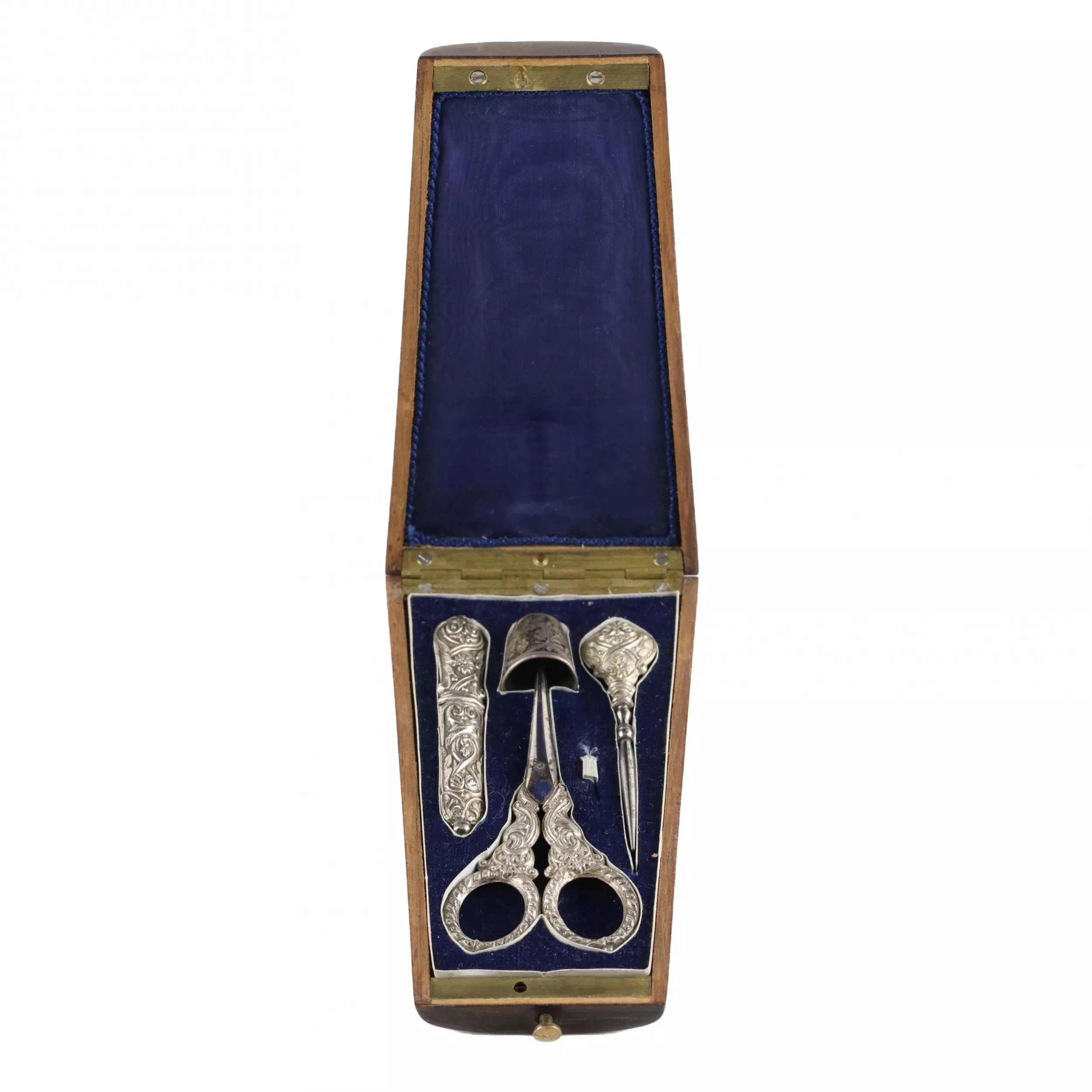SEWING ETUI IN ITS ORIGINAL PRESENTATION CASE. EUROPE. TURN OF THE 20TH CENTURY