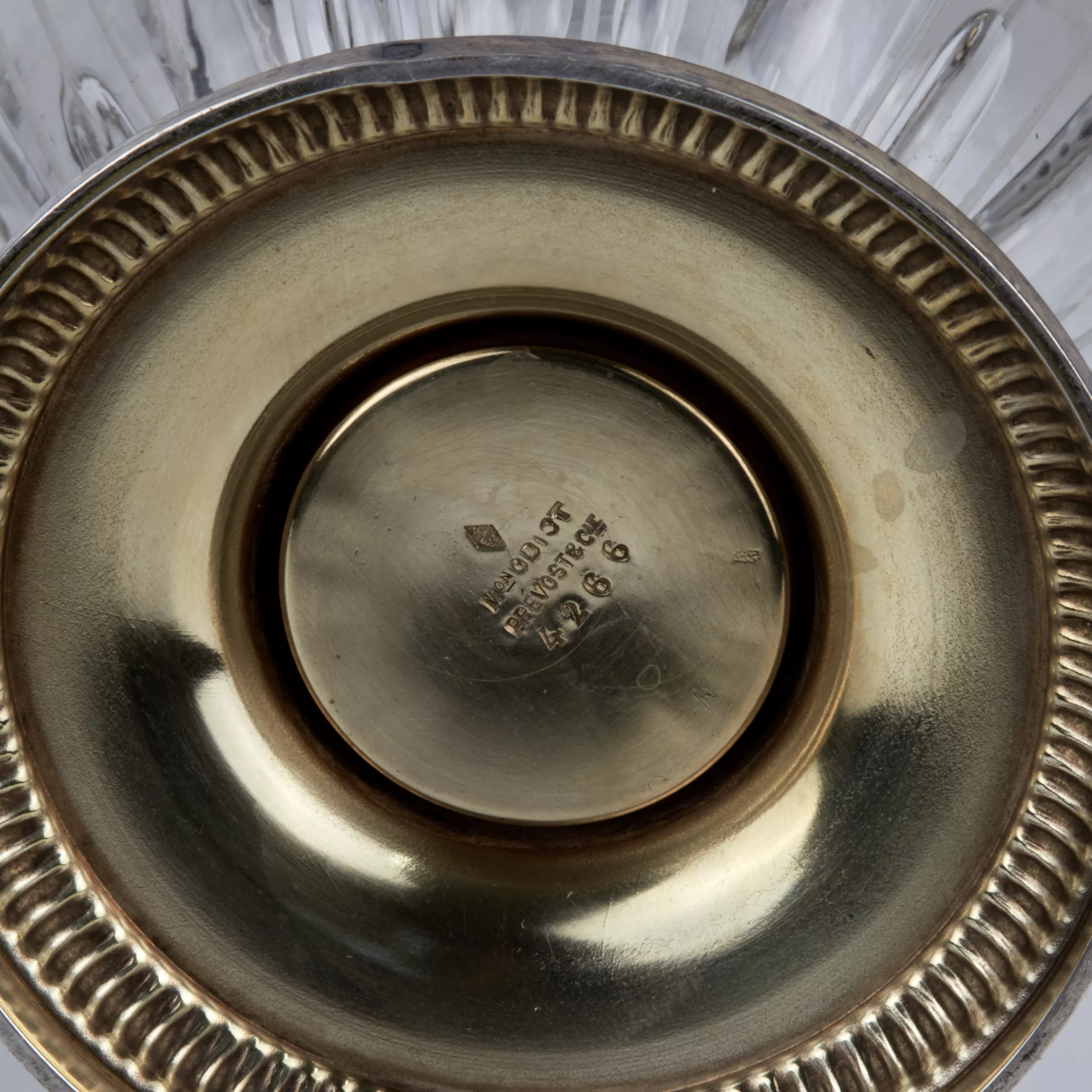Paire d`elegantes verseuses en verre à l`argent dore. ODIOT. Fin du 19ème siècle. 