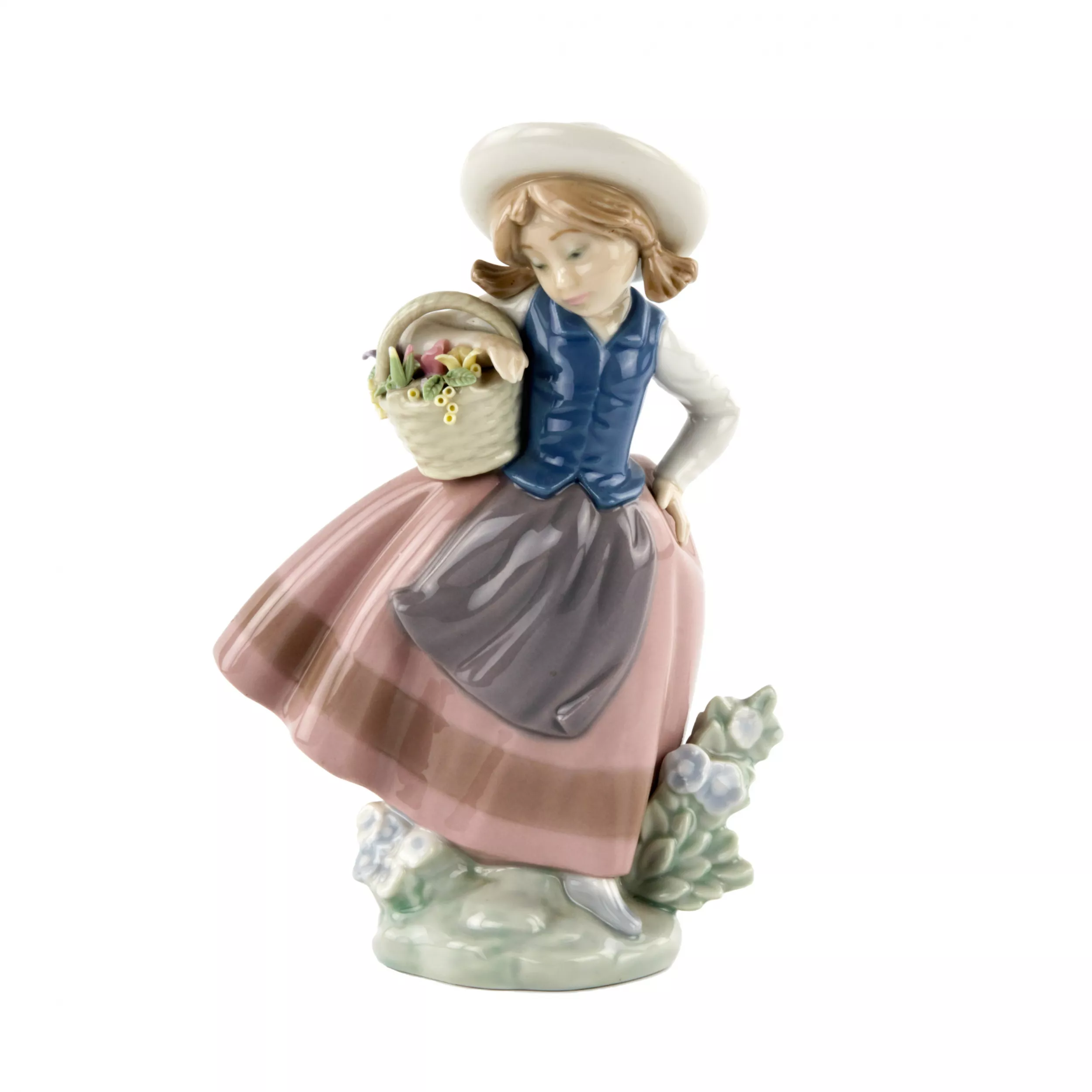 Daisa girl with a flower basket. Lladro. 