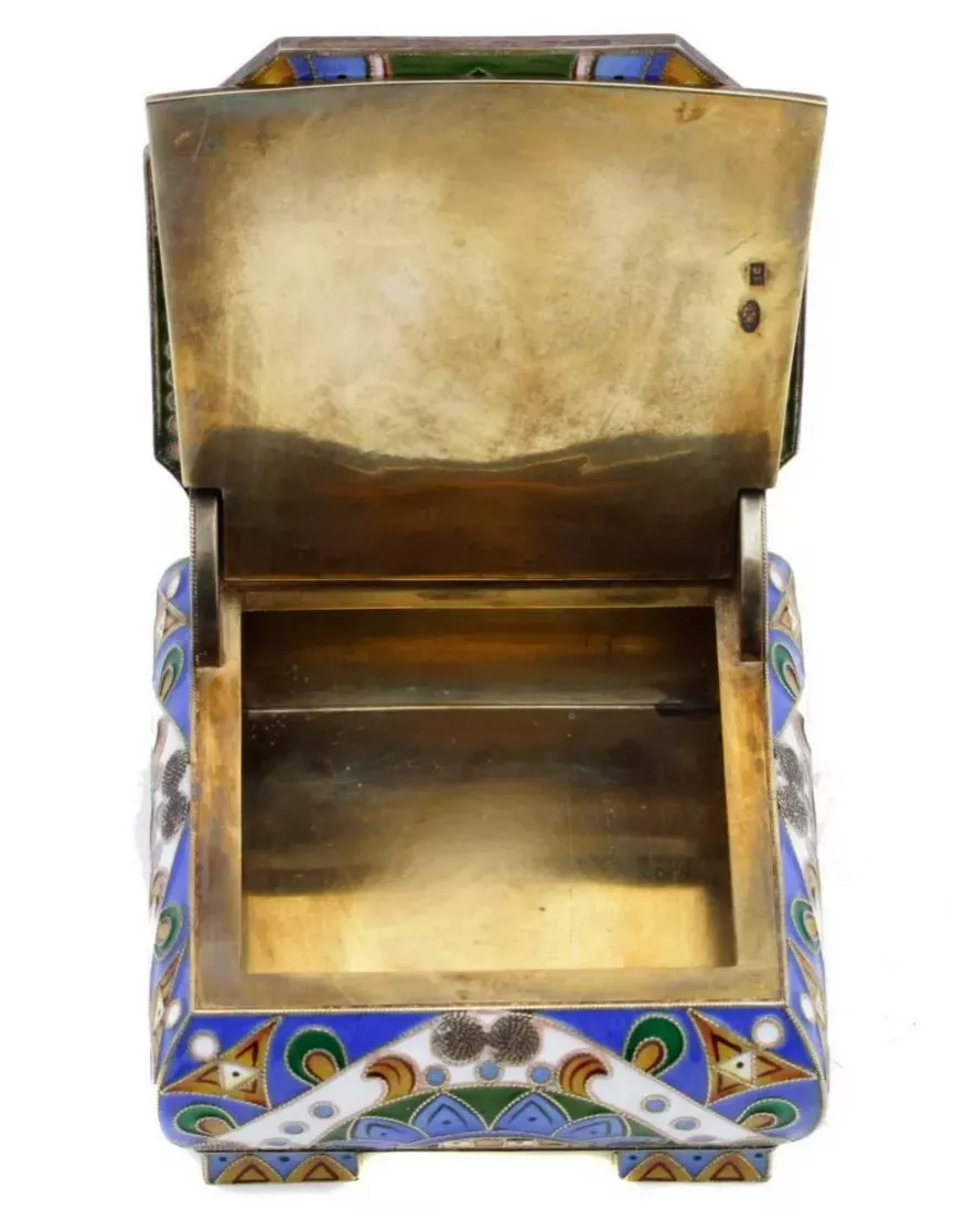 Luxurious silver salt-cellar-throne of enamel work. 
