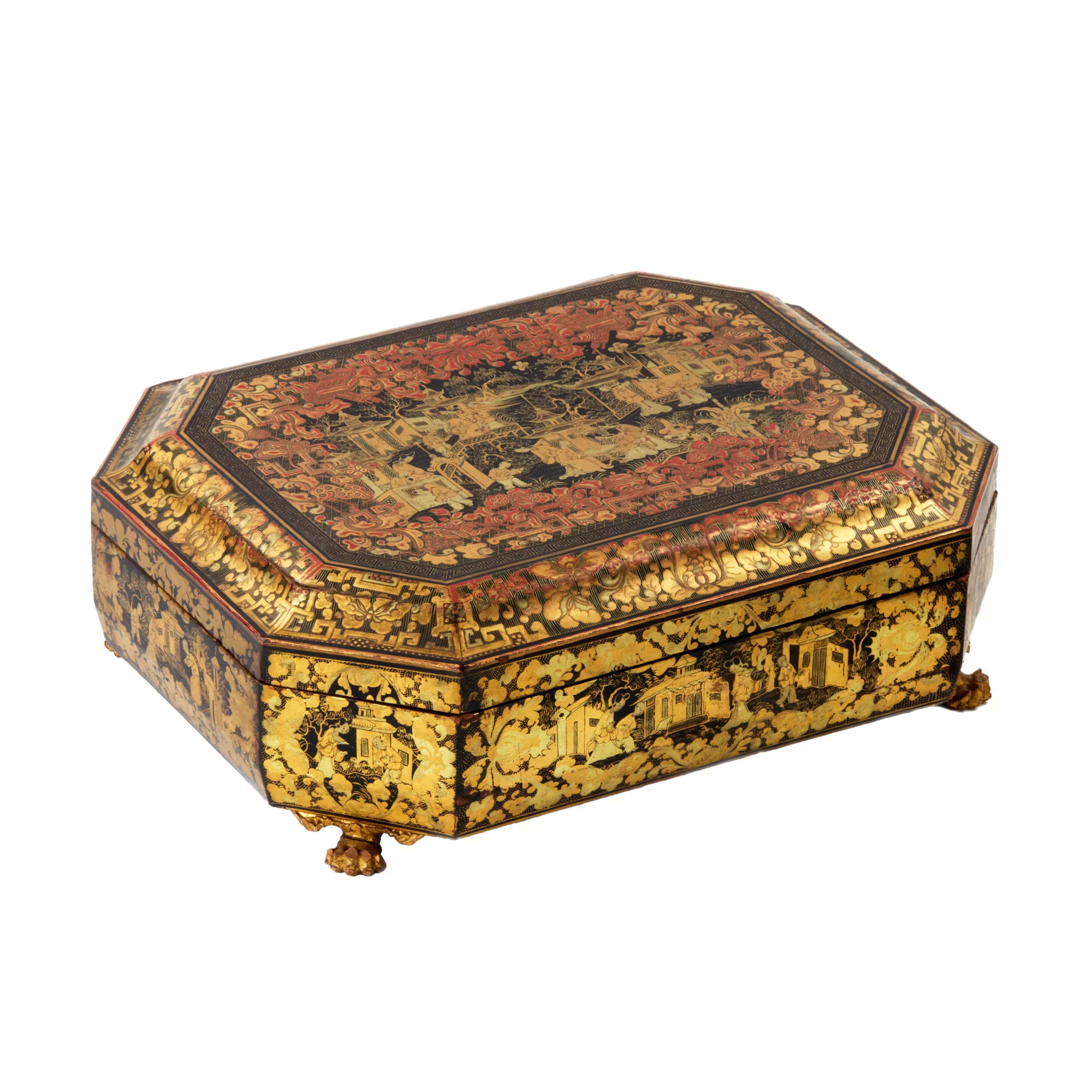 Coffret en laque de Chine pour jeux de societe. 19ème siècle. 
