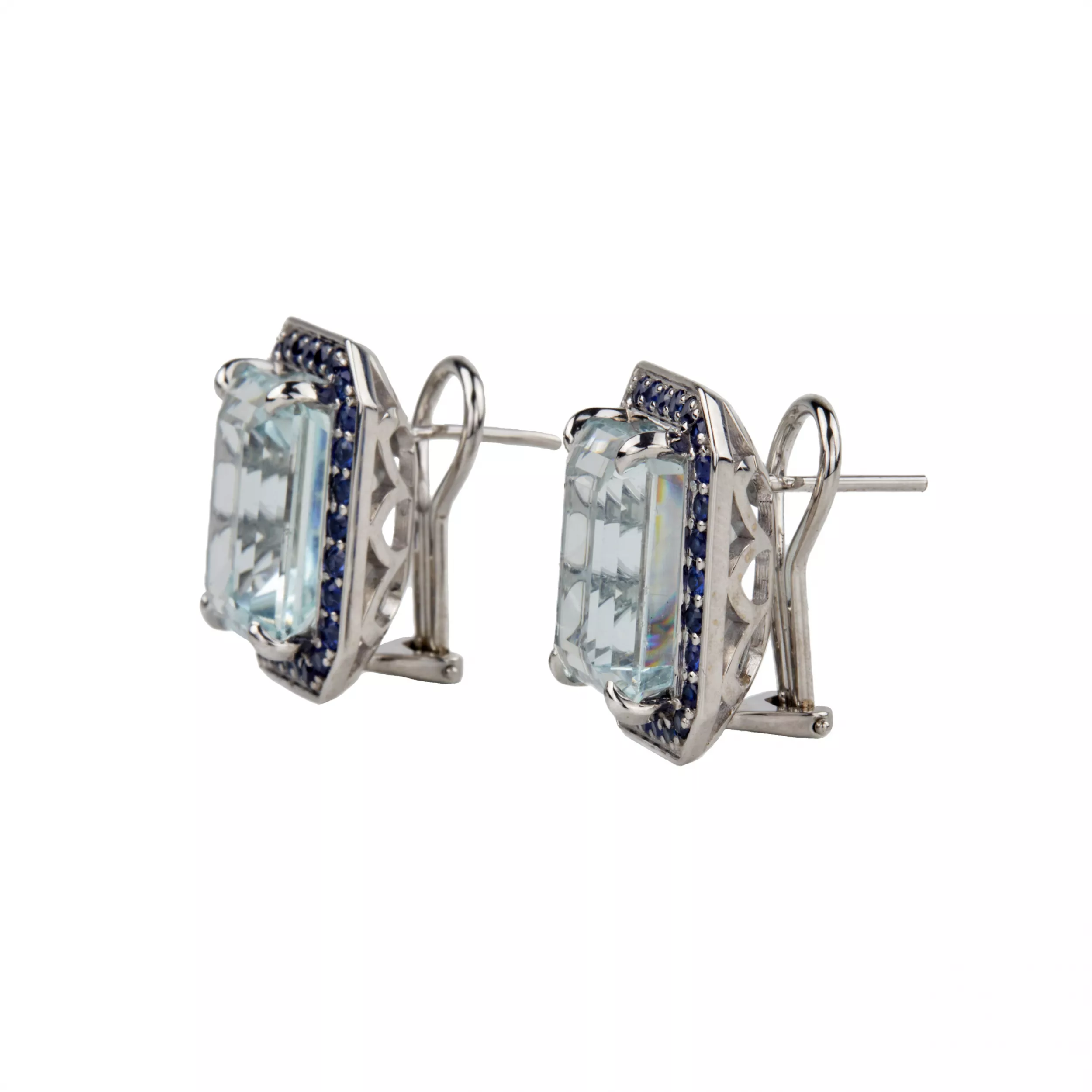Dames spectaculaires serties d`or blanc avec des aigues-marines, des saphirs et des diamants. 