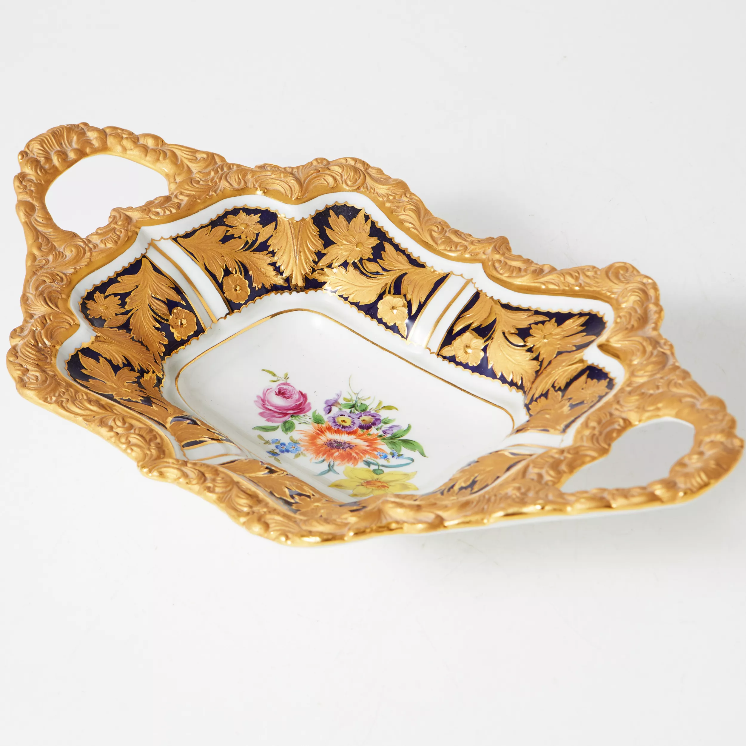 Magnifique plat en porcelaine de Meissen. 