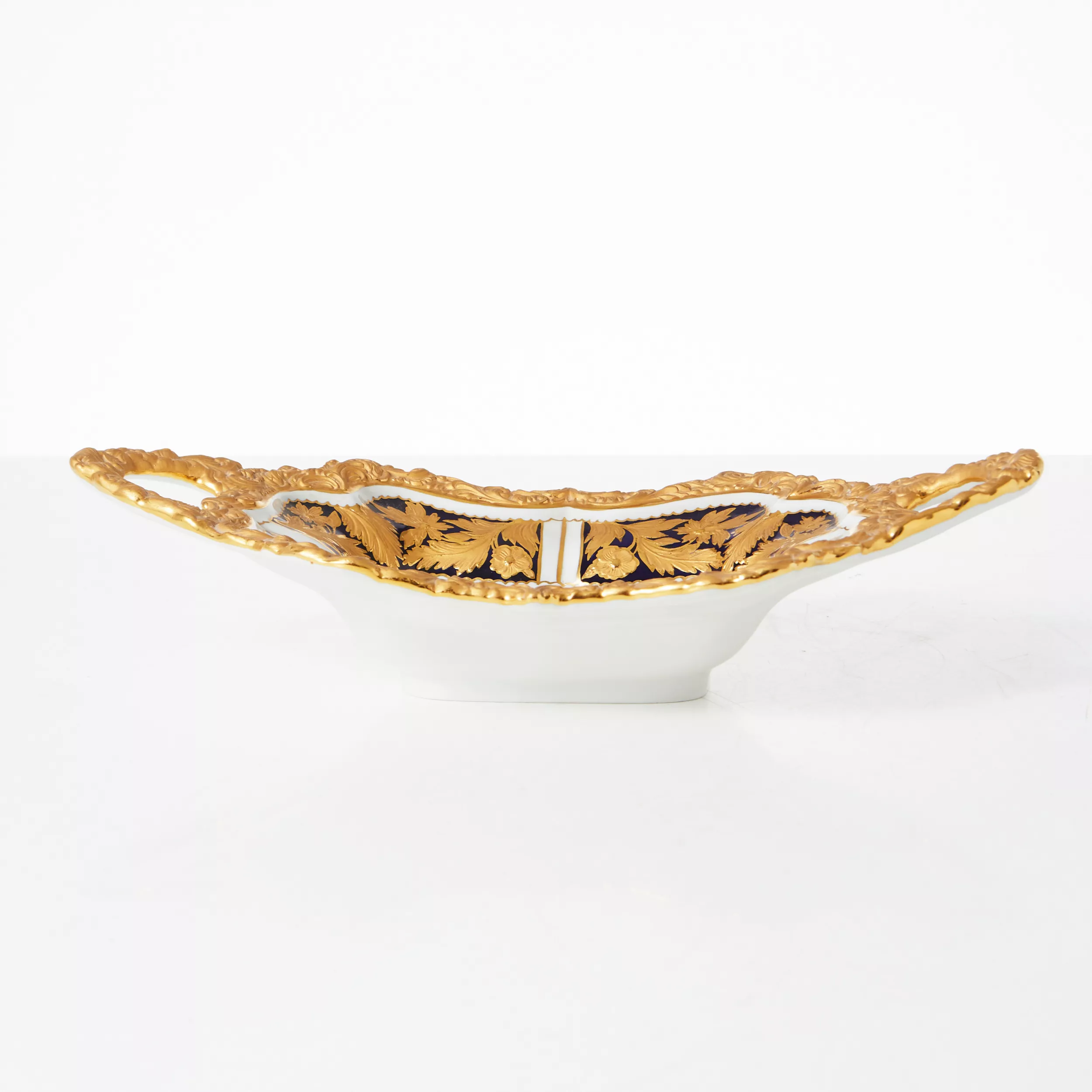 Magnifique plat en porcelaine de Meissen. 